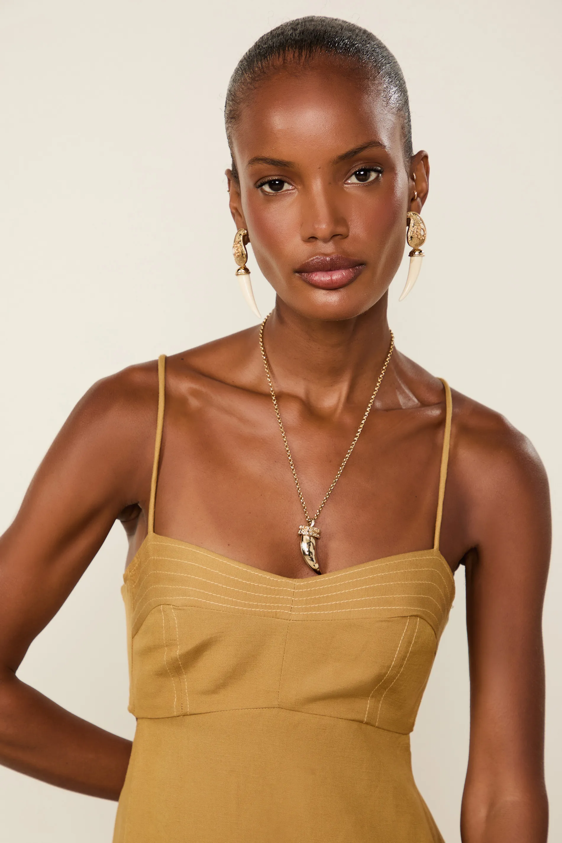 Vestido De Linho Amarração Costas Demerara — foto 2