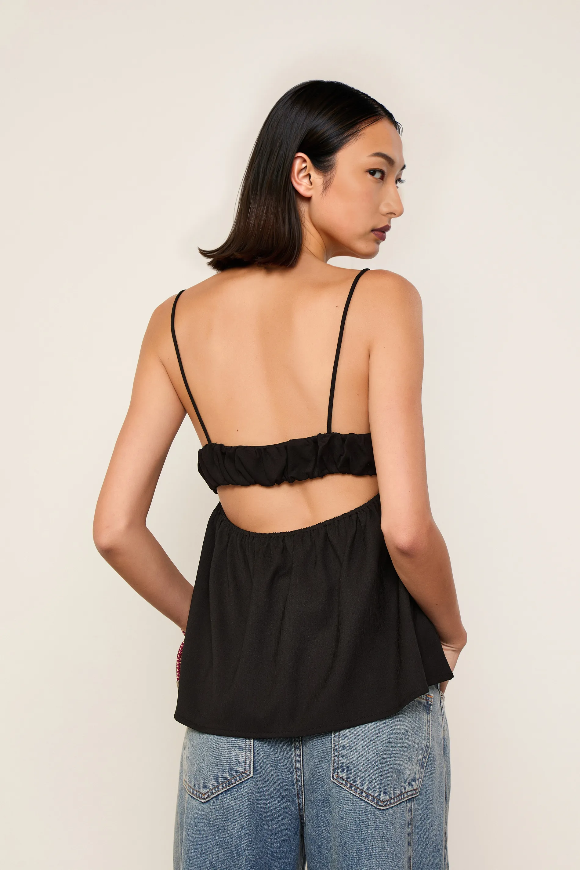 Blusa De Crepe Franzida Cropped — foto 3