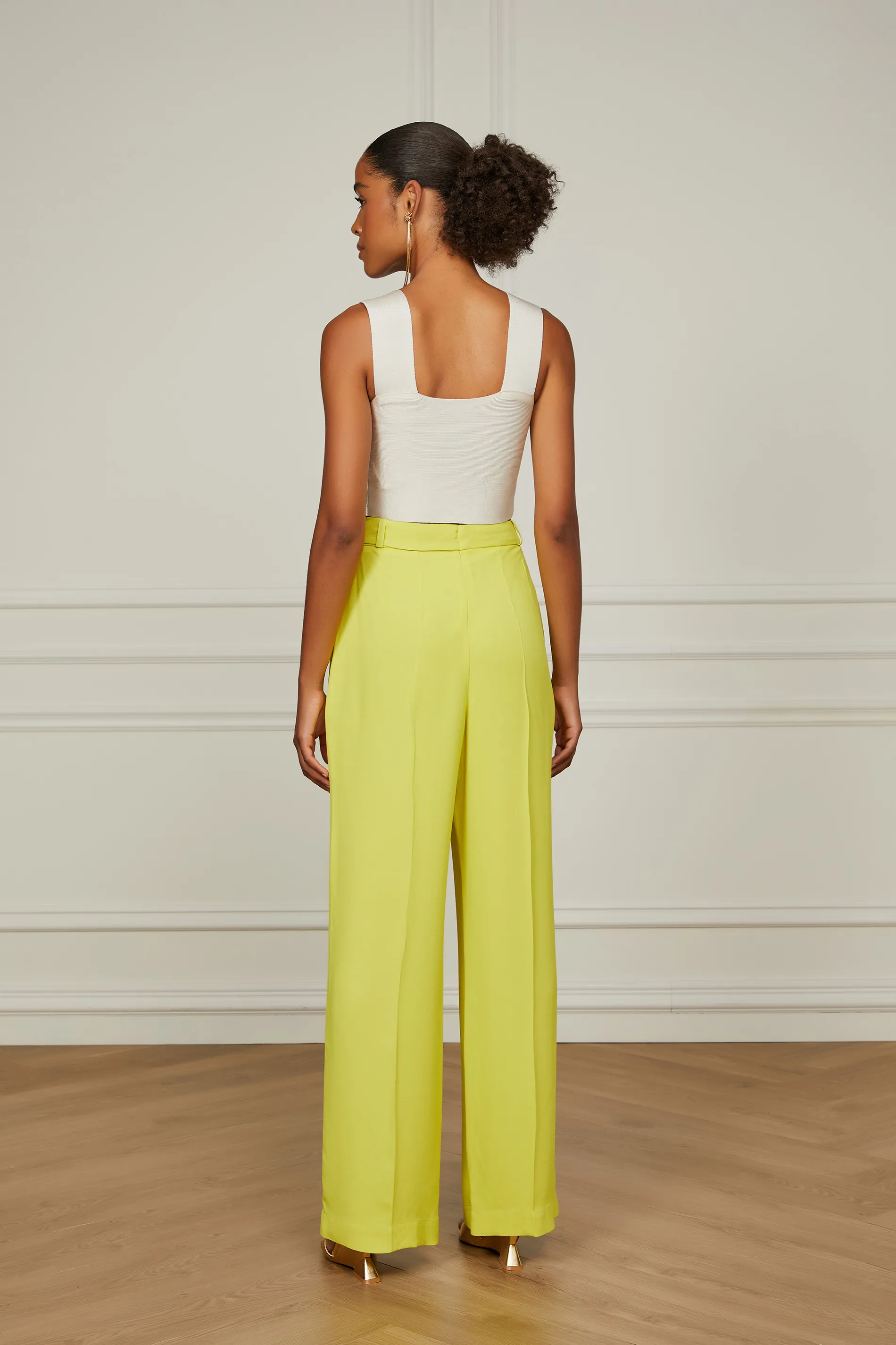 Calça Pantalona Amarelo Aurora Com Cinto — foto 3