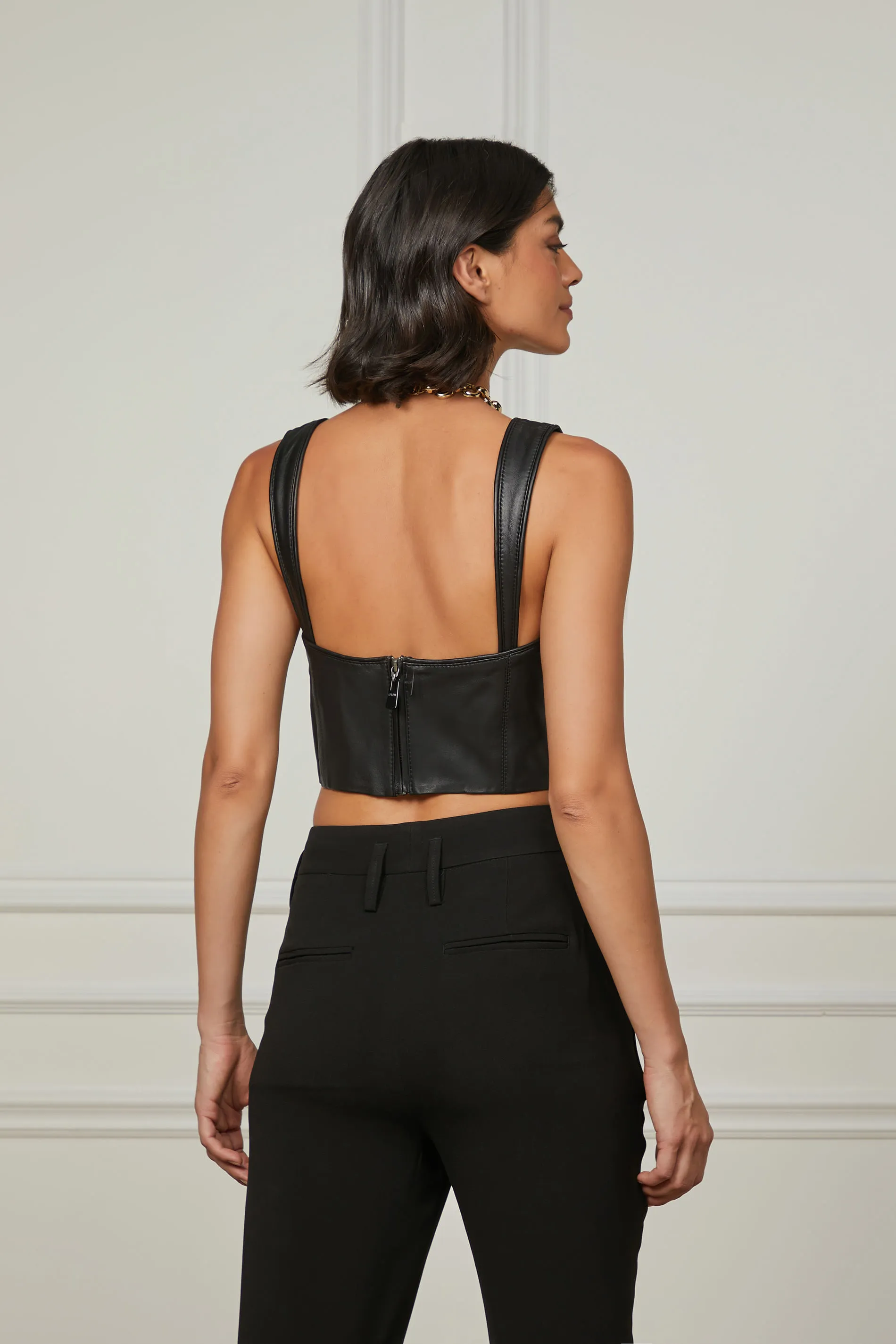 Top De Couro Cropped Detalhe Vivo Preto — foto 4
