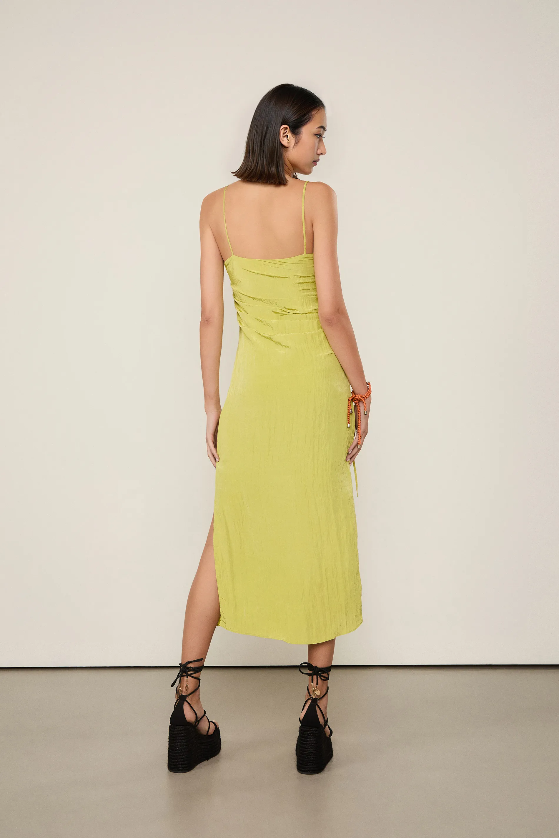 Vestido De Cetim Franzido — foto 3