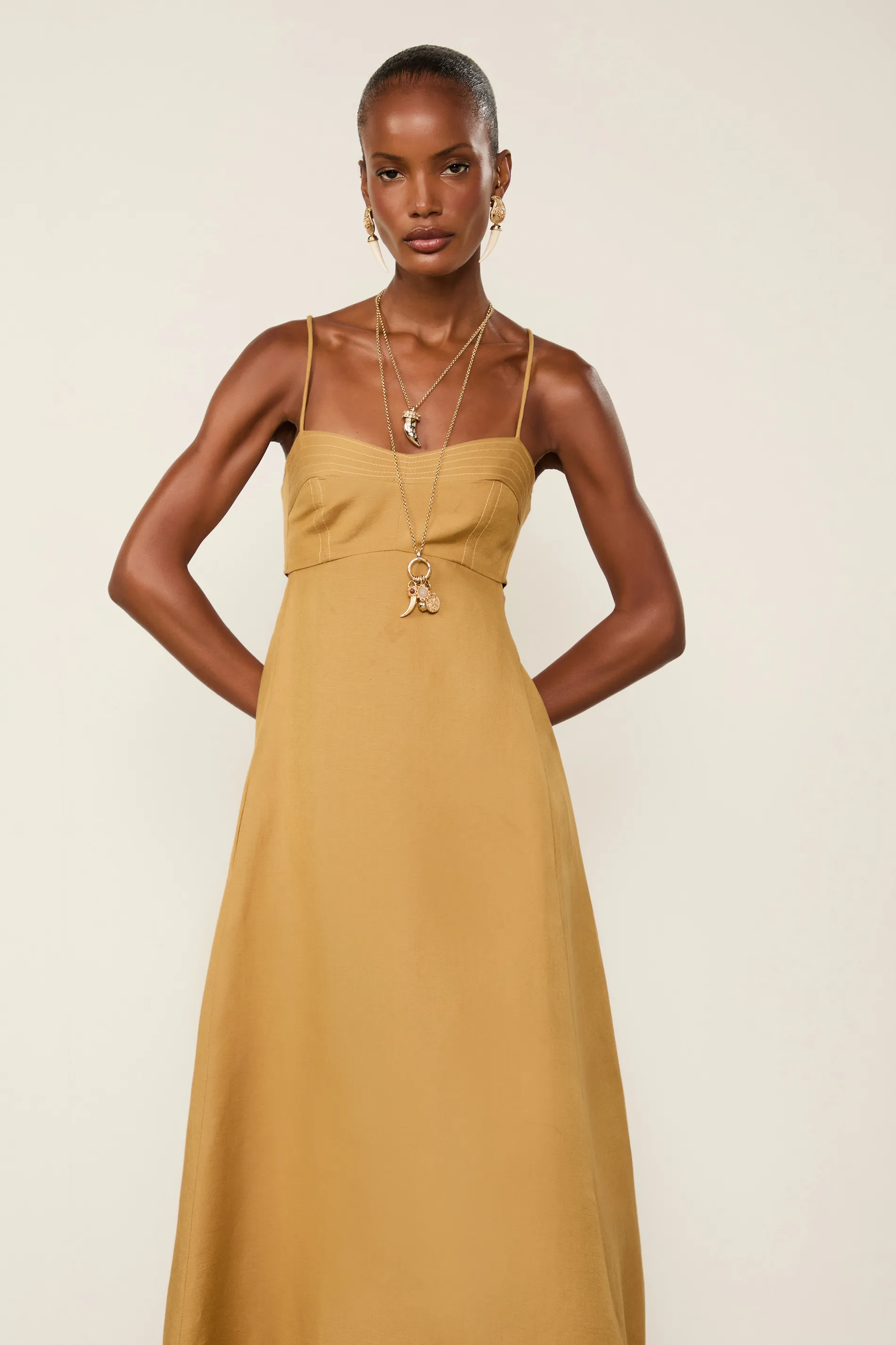 Vestido De Linho Amarração Costas Demerara — foto 4