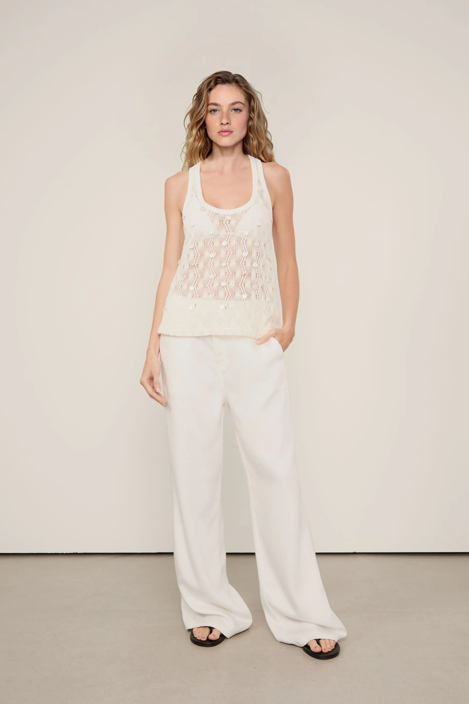 Regata Halter Tricot Bordado — foto 2
