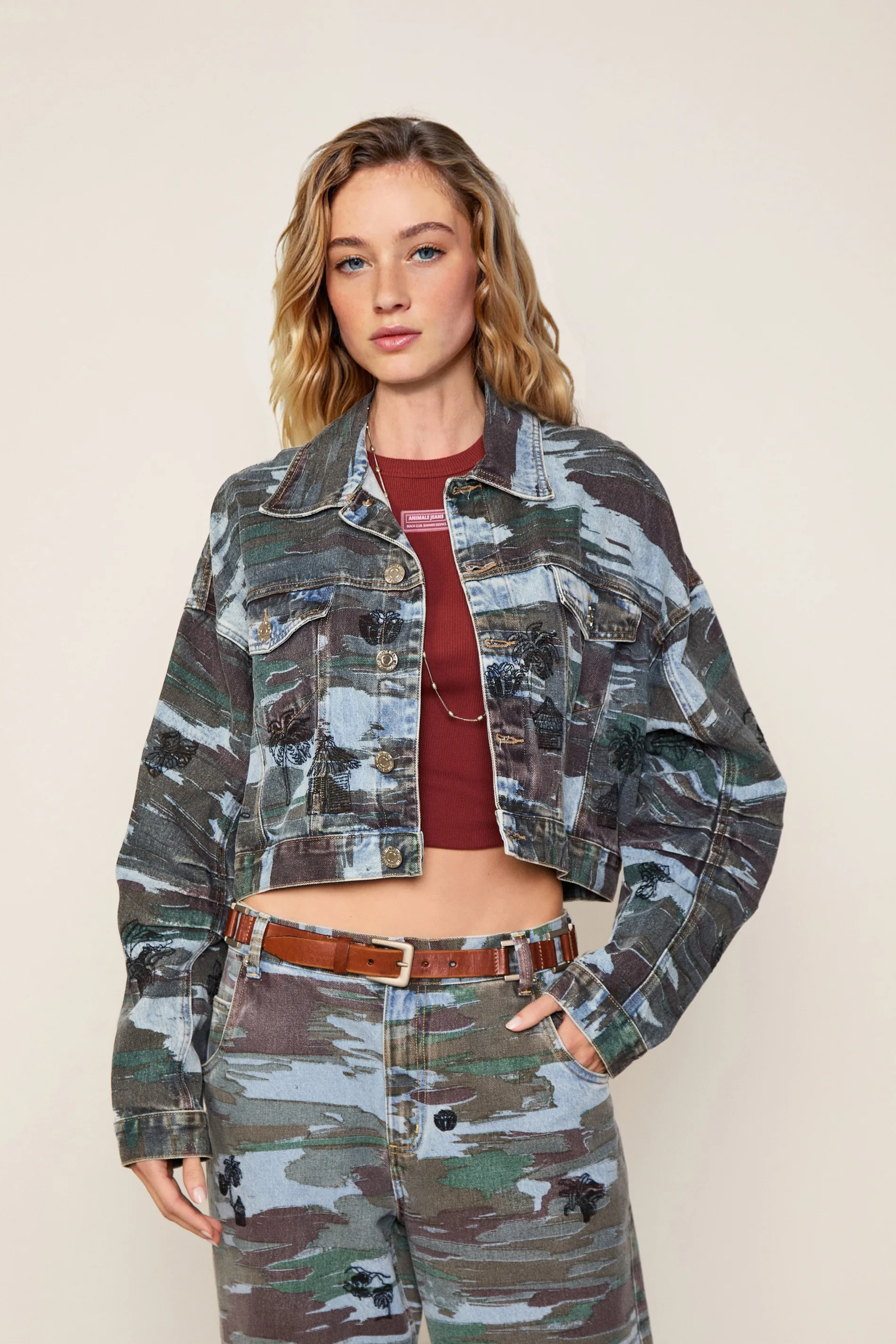 Jaqueta Jeans Cropped Estampa Camuflado