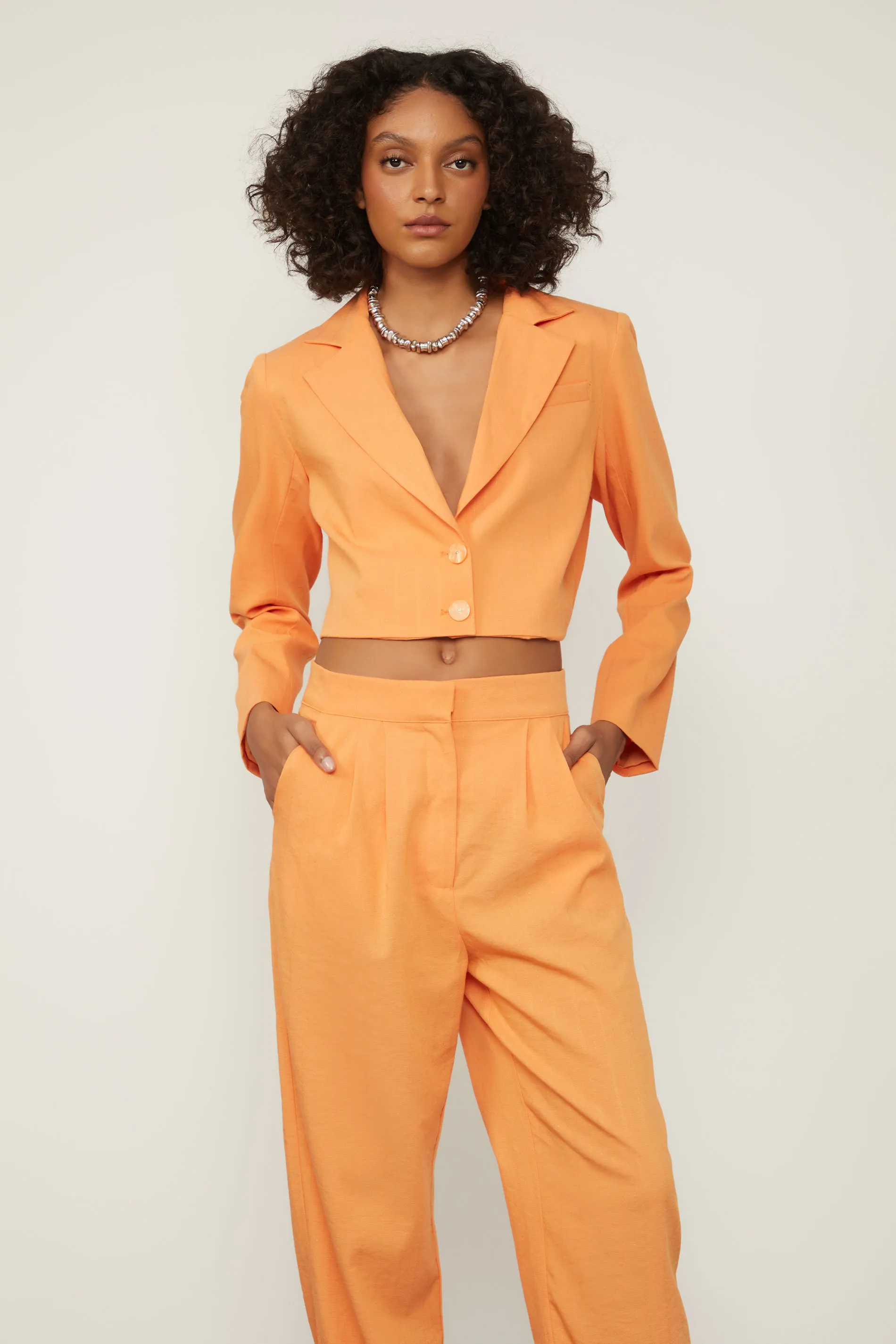 Calça De Alfaiataria Cenoura Ampla — foto 4