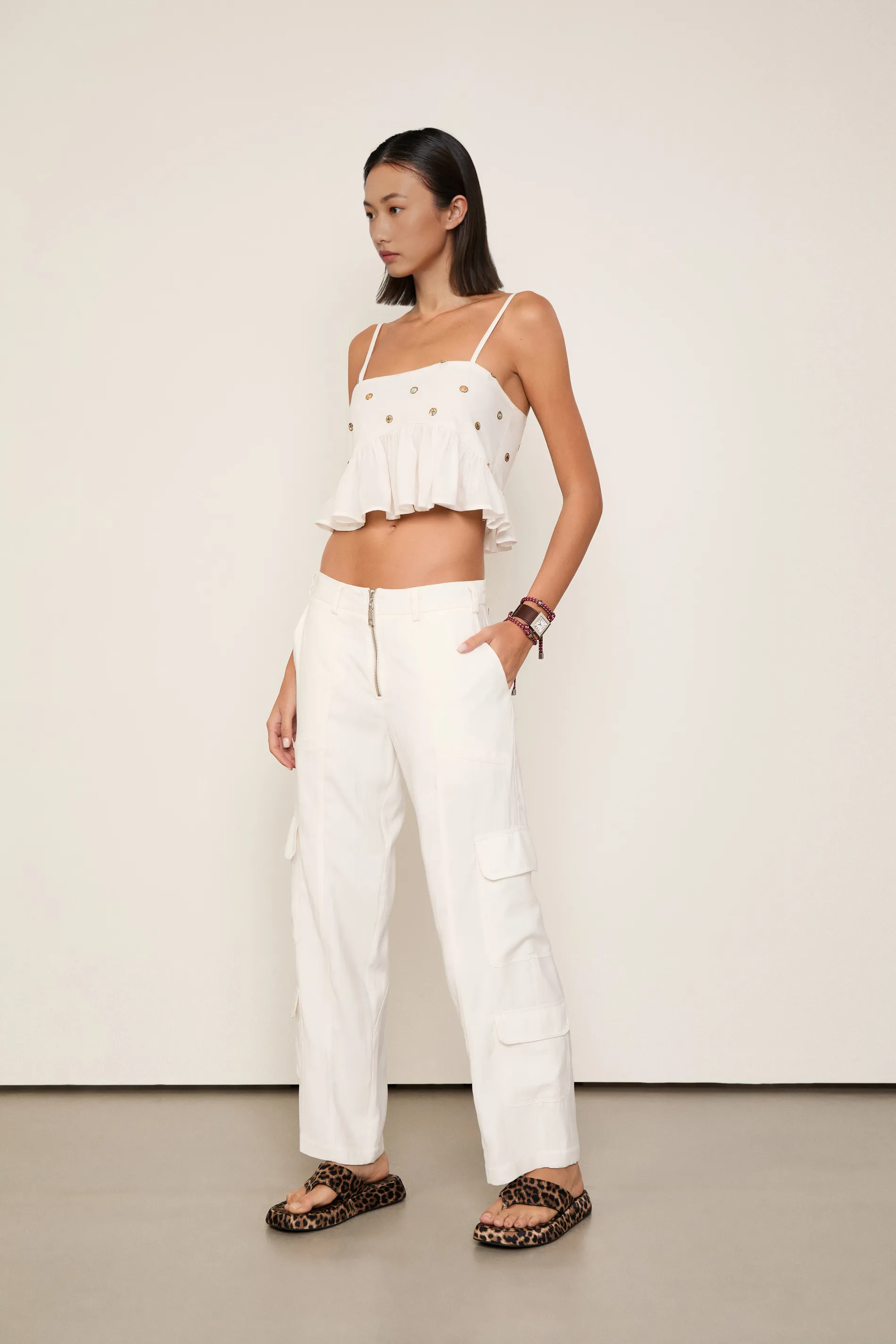 Blusa De Algodão Bordado Curta Franzida — foto 2