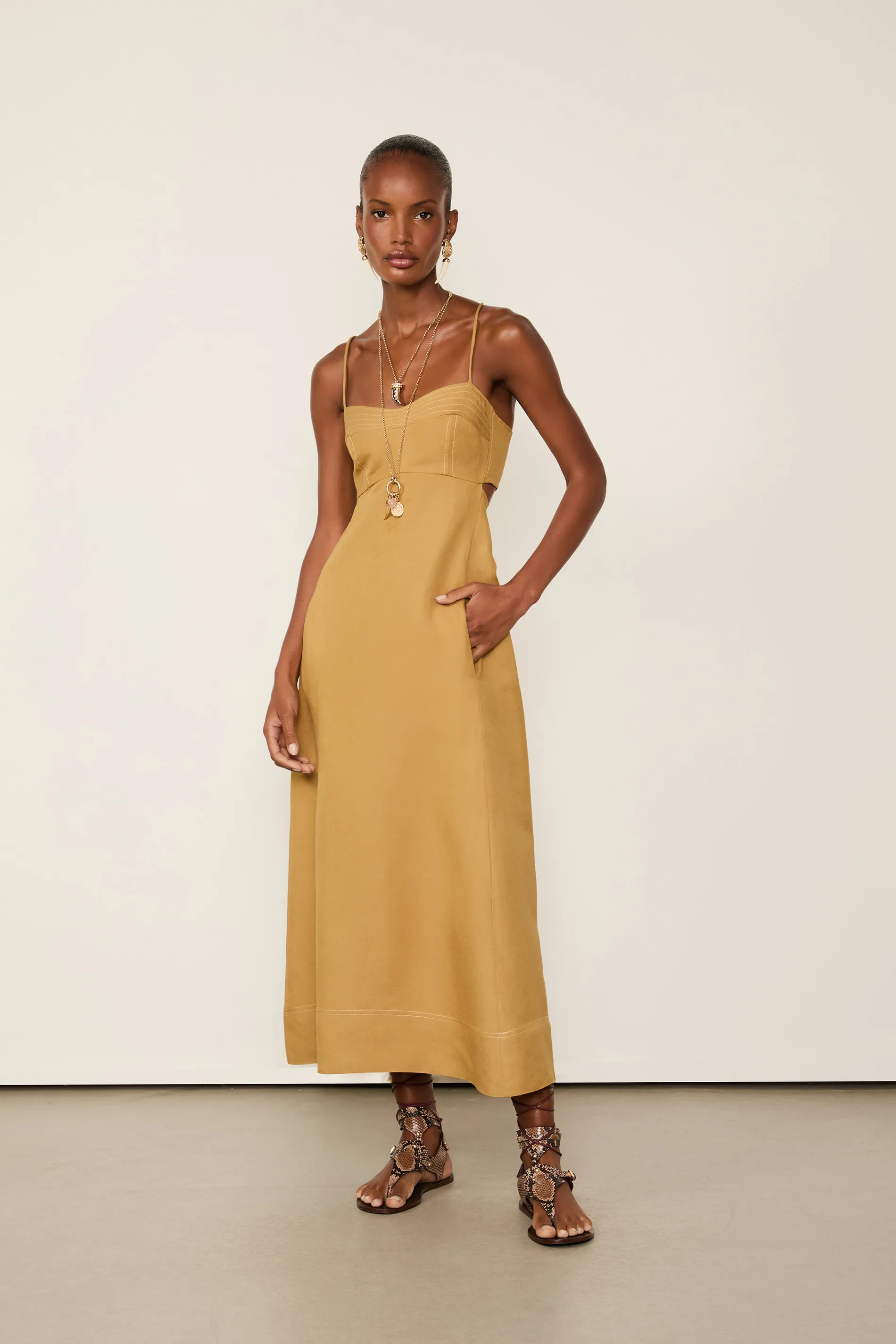 Vestido De Linho Amarração Costas Demerara