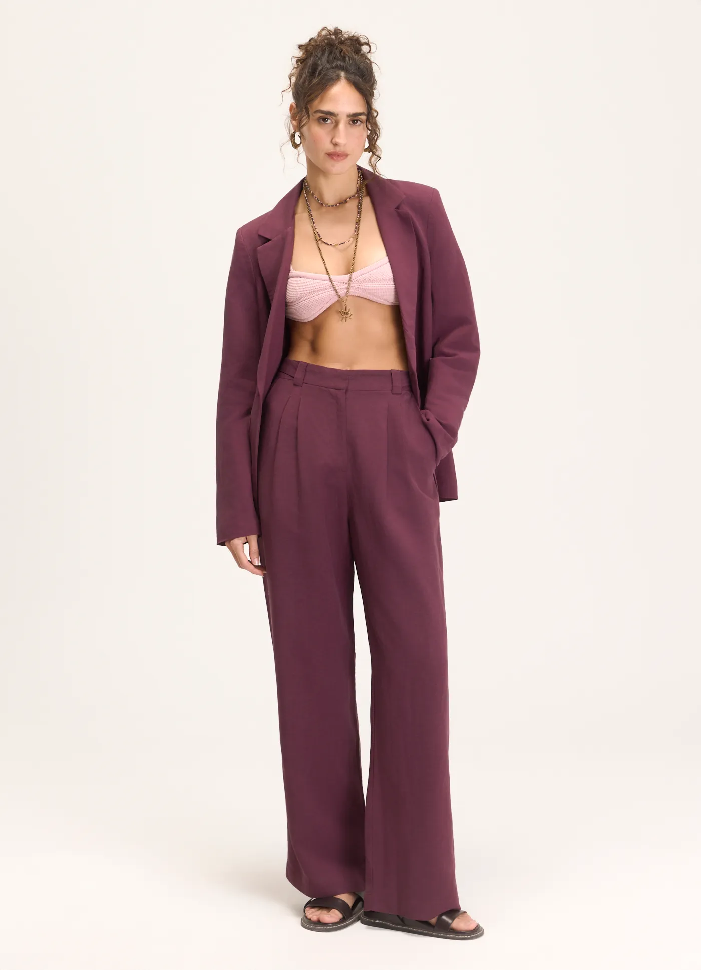 Calça linho alfaiataria olhar roxo