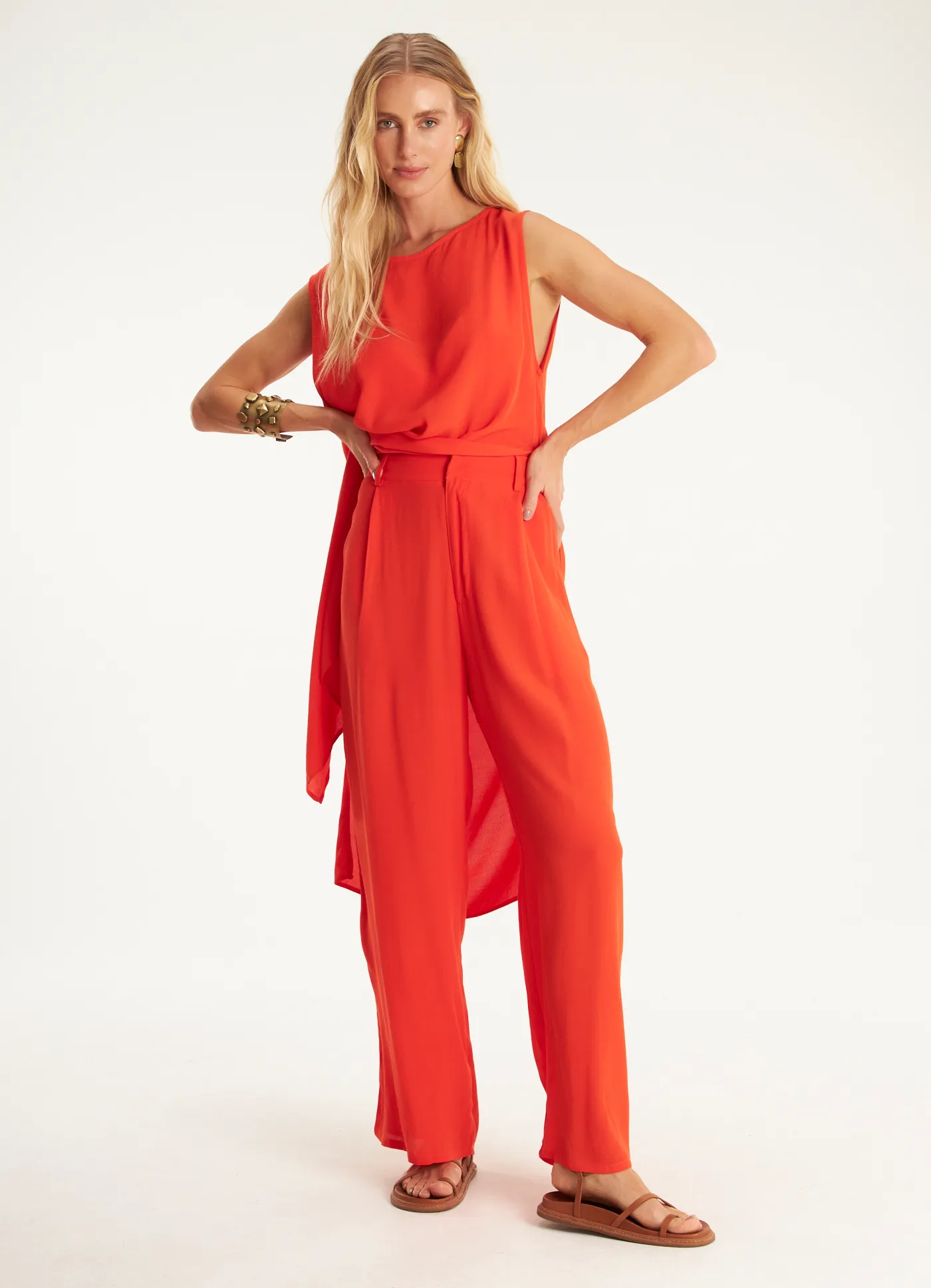 Calça alfaiataria crepe lótus vermelho