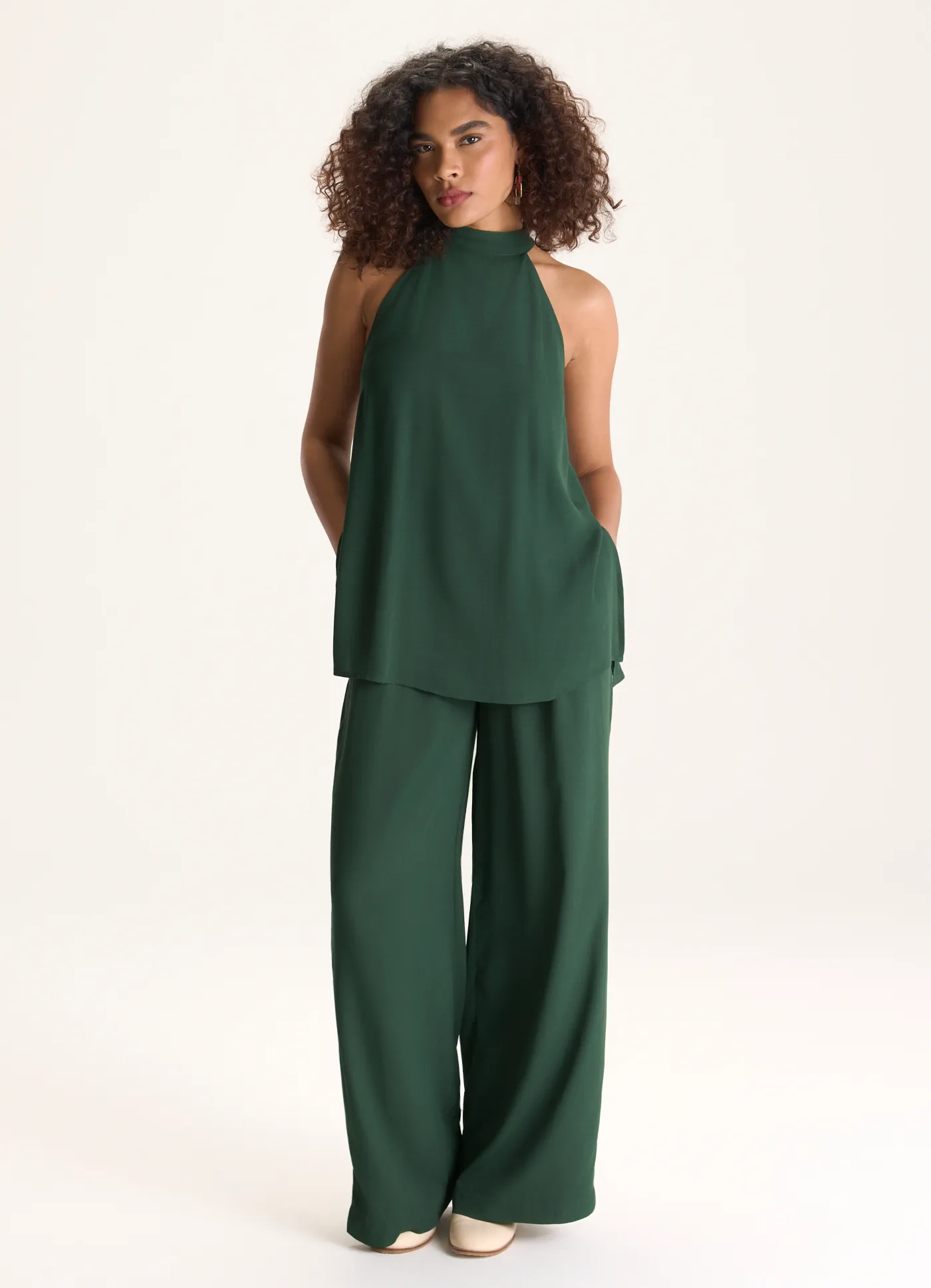 Calça alfaiataria crepe leve verde escuro