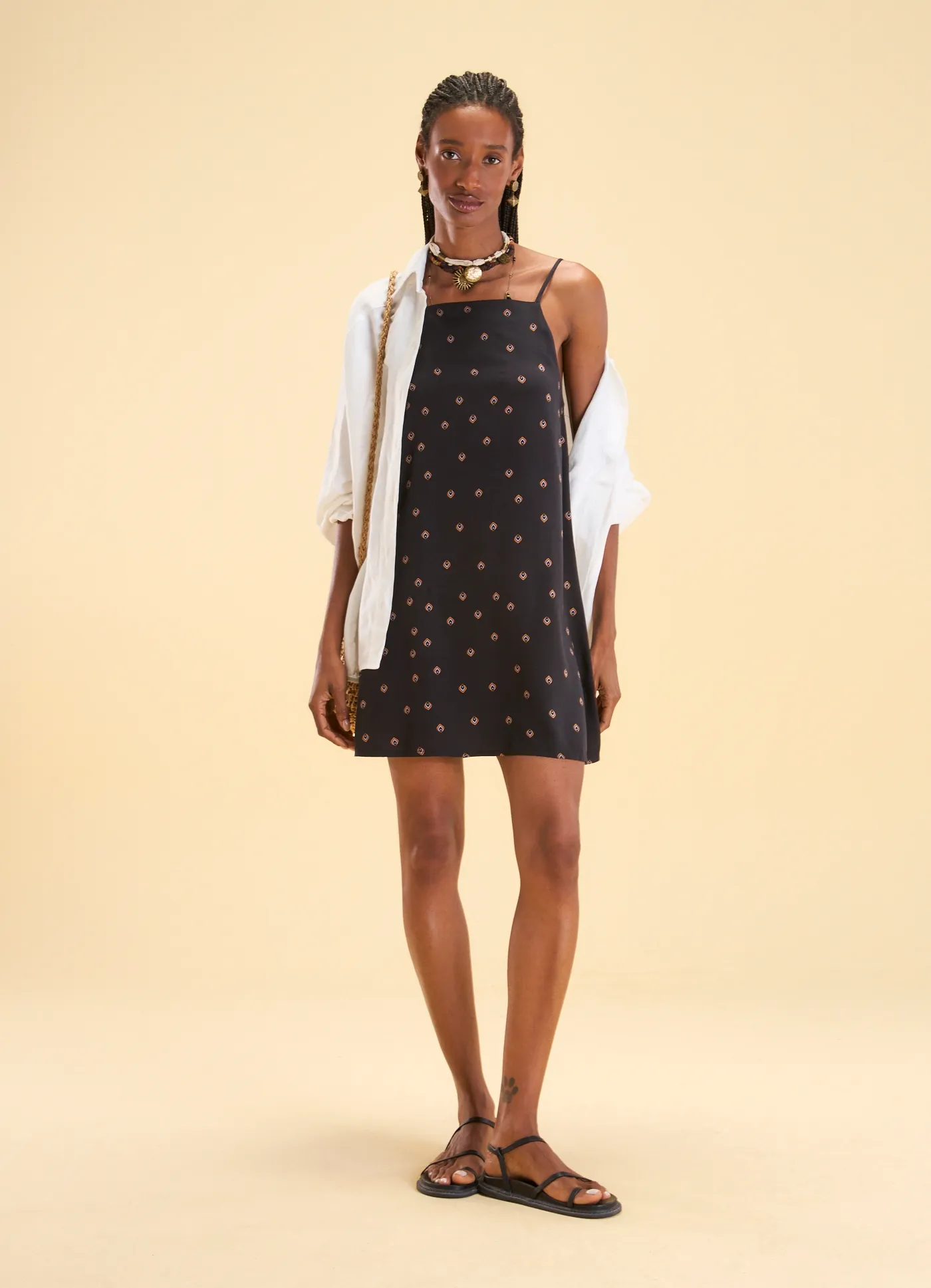 Vestido curto alcinha estampado samsara