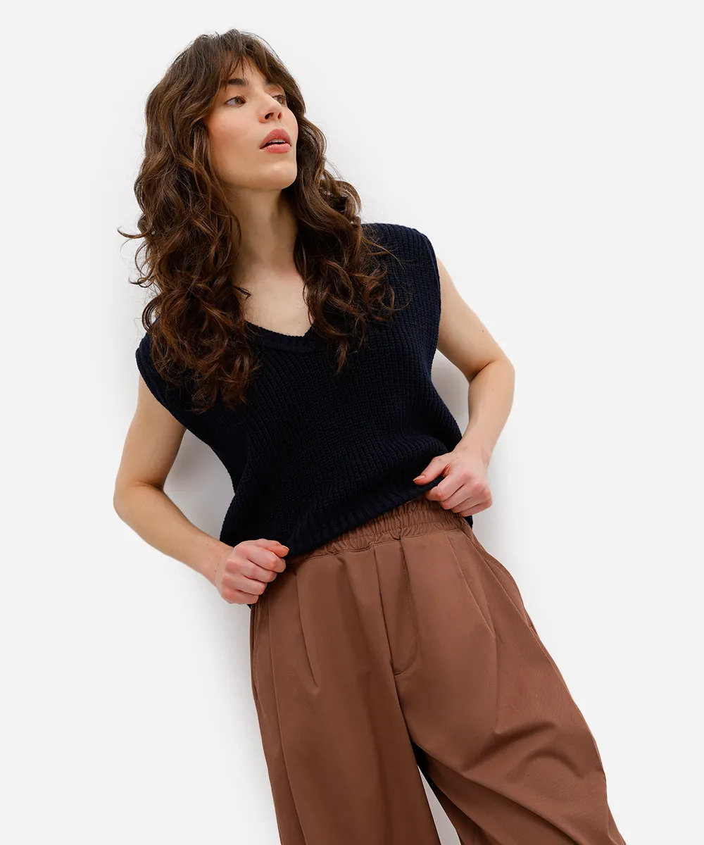 calça barrel feminina com pregas cós elástico marrom — foto 5