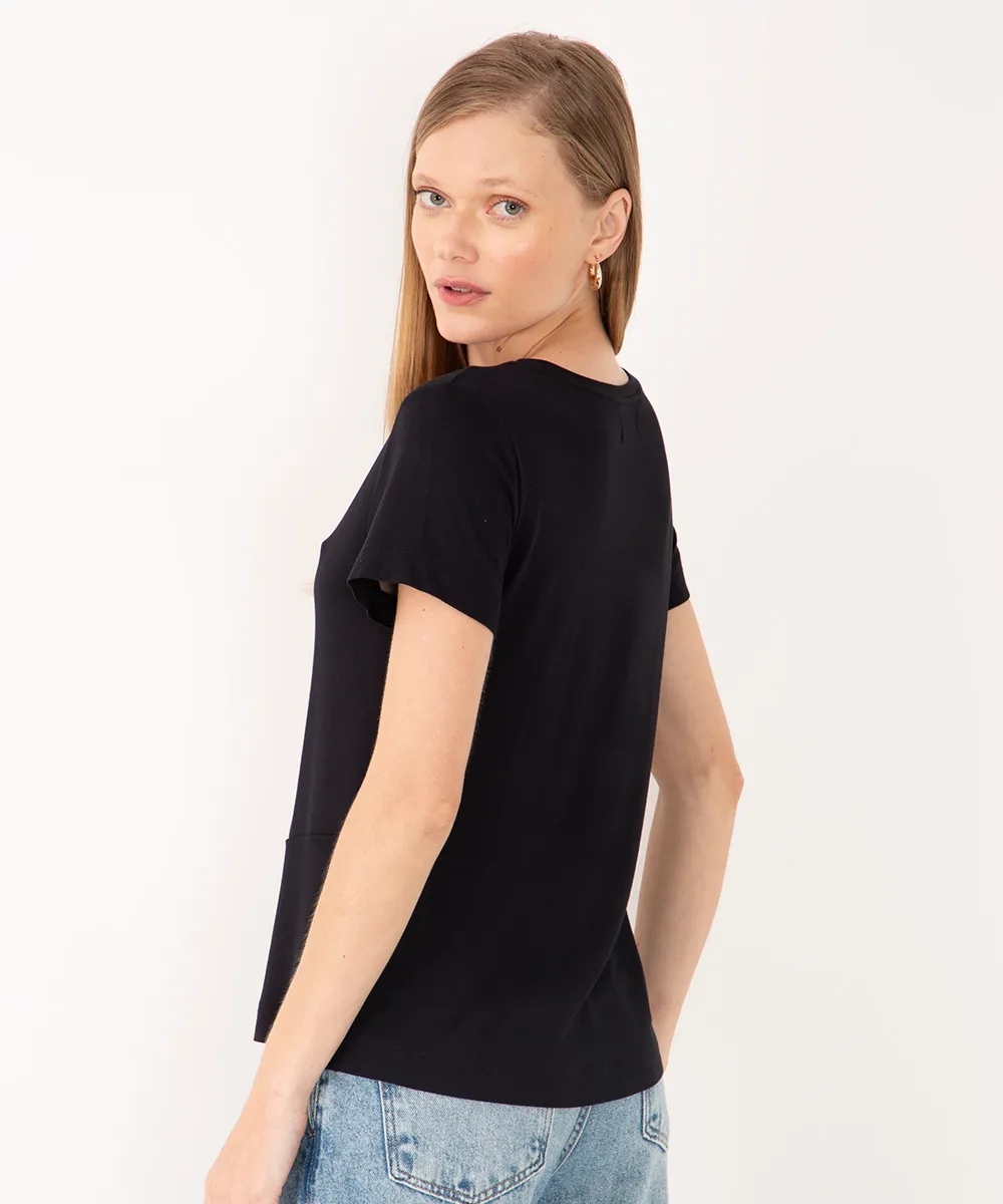 blusa de viscose com recorte manga curta preto — foto 2