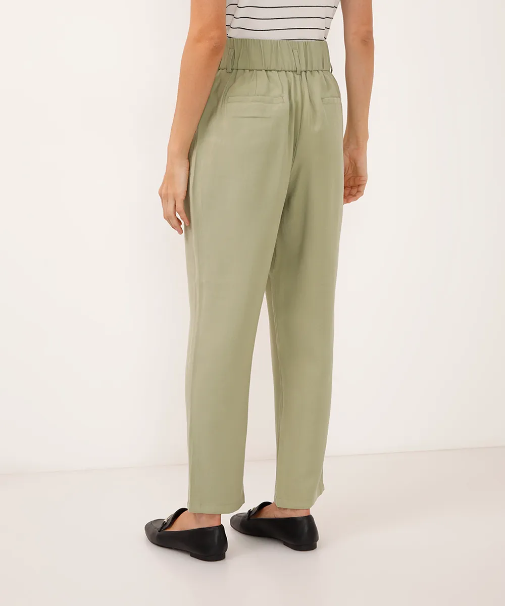 calça slouchy de viscose cós elástico verde — foto 3