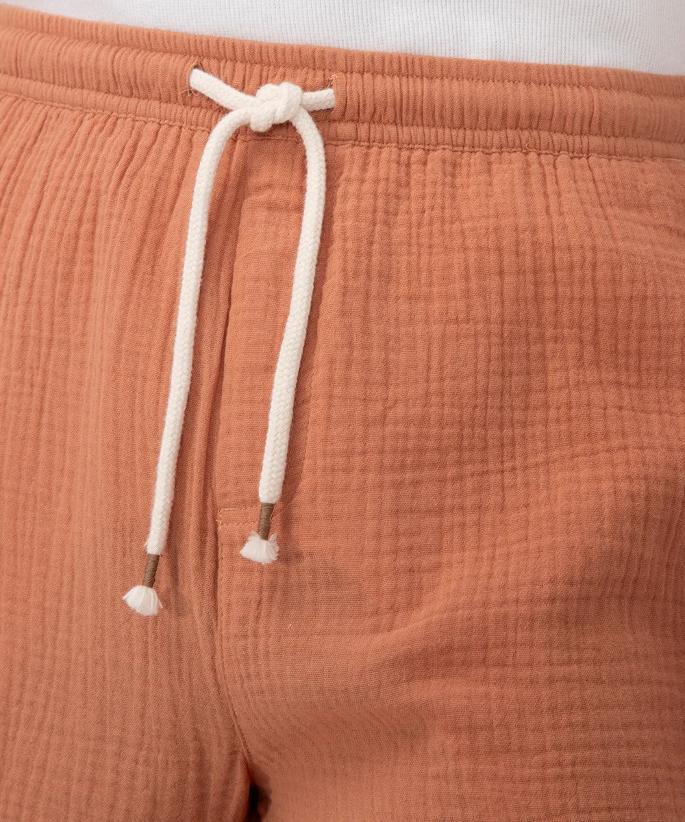 bermuda texturizada com cordão e bolsos laranja — foto 5