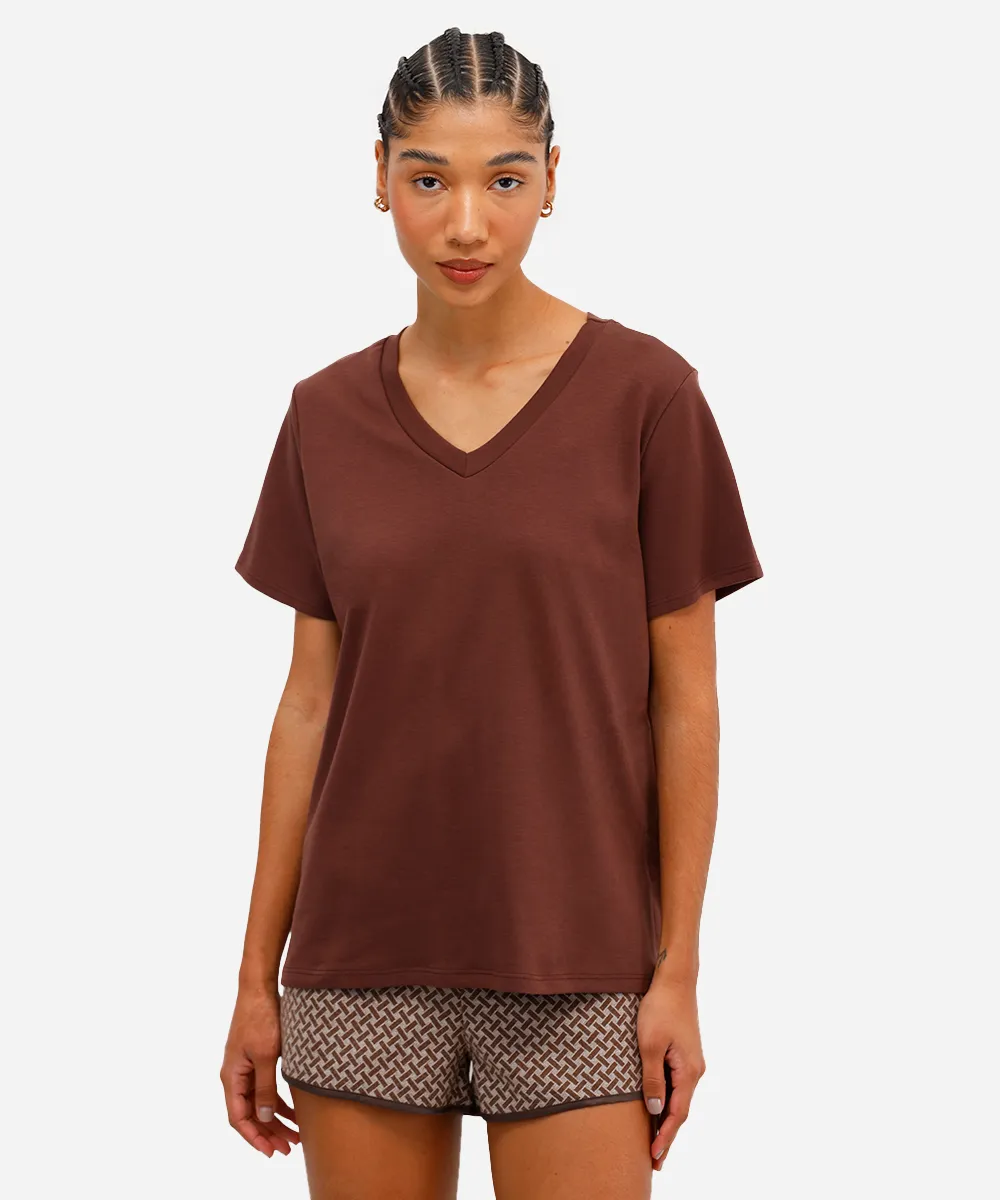 camiseta básica feminina de algodão decote v marrom — foto 4