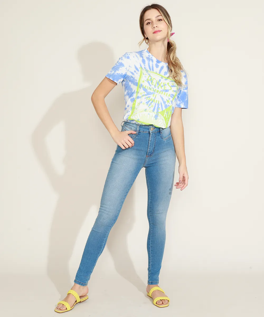 Blusa Feminina Signo Peixes Estampada Tie Dye Manga Curta Decote Redondo Azul — foto 3