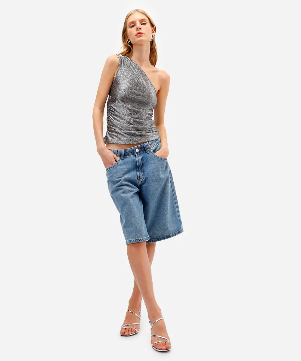 blusa ombro único feminina texturizada metalizada prateada — foto 3