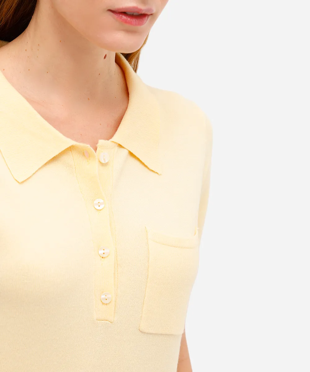 polo feminina de tricot com bolso amarela — foto 4