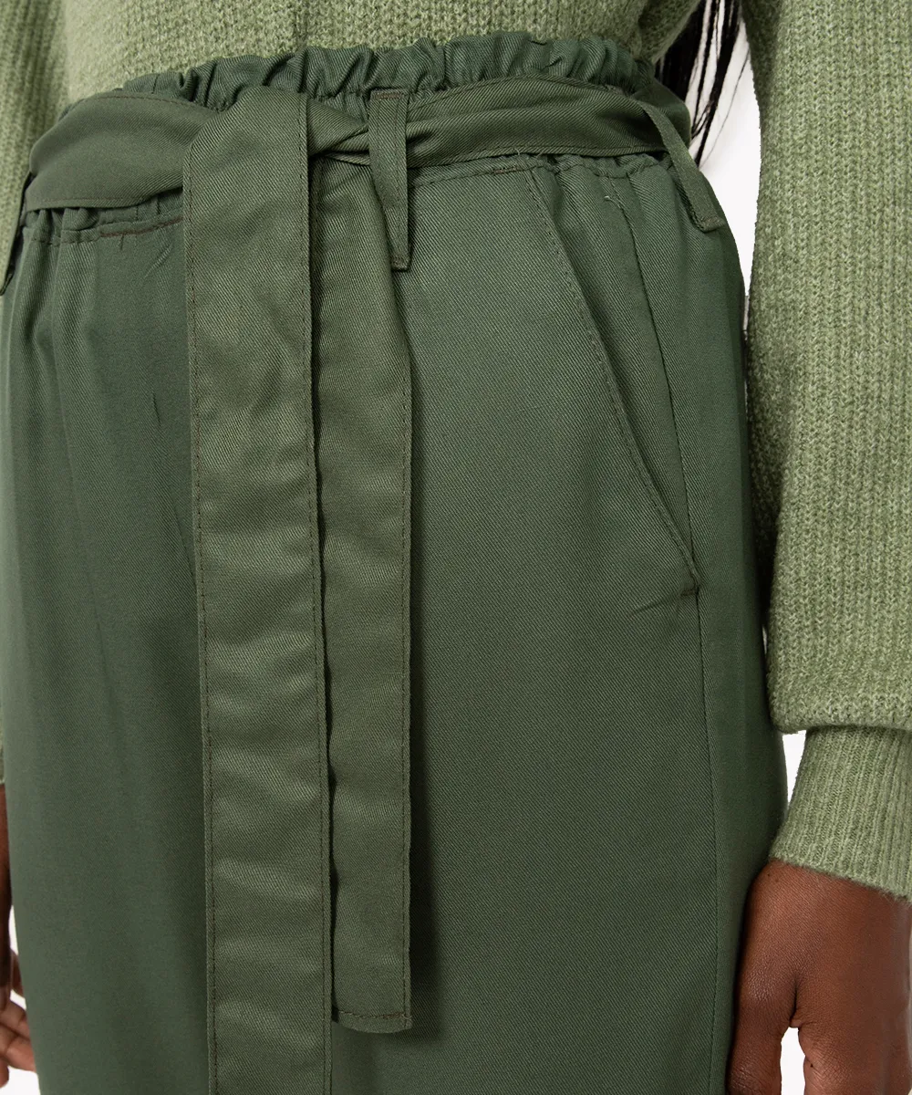 calça clochard de sarja cintura super alta verde escuro — foto 4