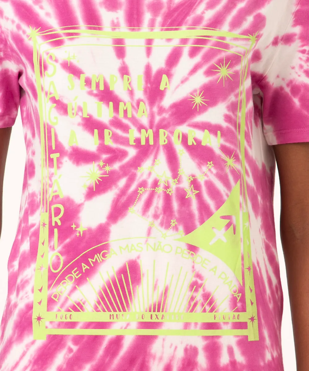 Blusa Feminina Signo Sagitário Estampada Tie Dye Manga Curta Decote Redondo Pink — foto 2