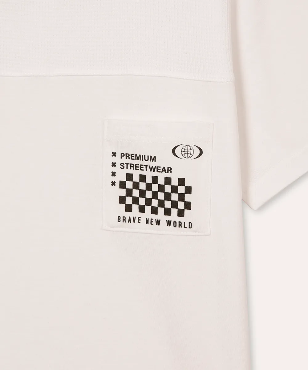 camiseta de algodão infantil com bolso texturizada off white — foto 4