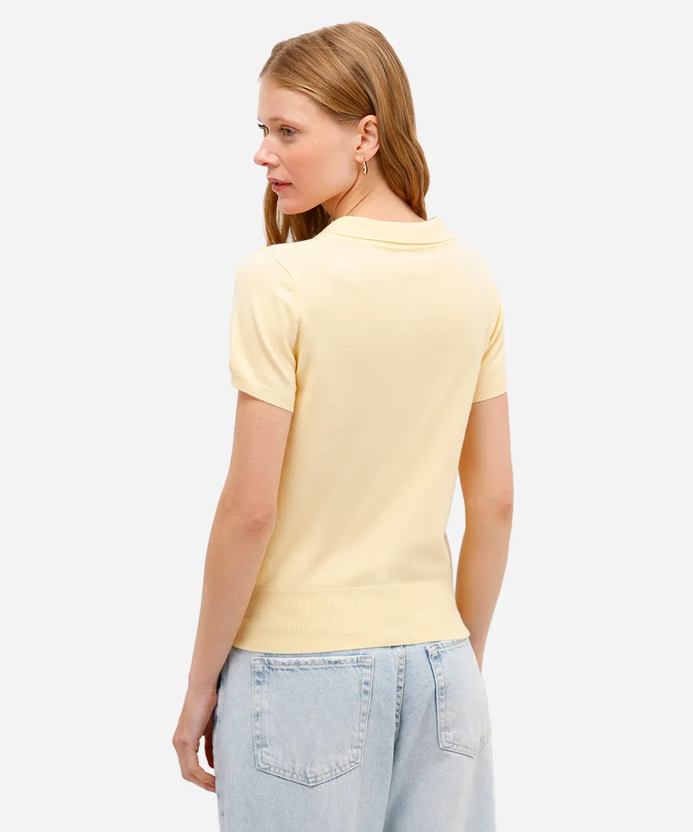 polo feminina de tricot com bolso amarela — foto 2