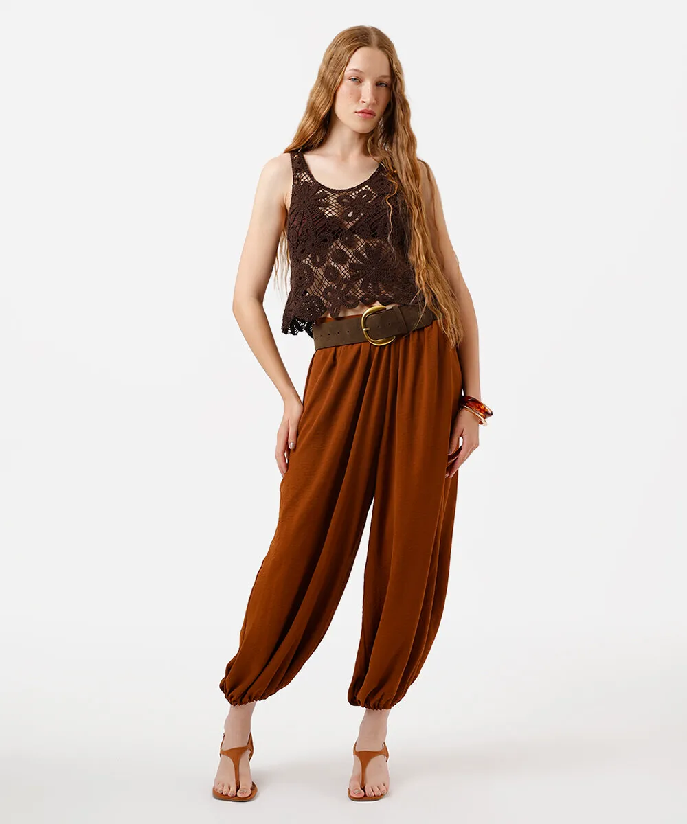 regata feminina de crochet floral marrom — foto 3