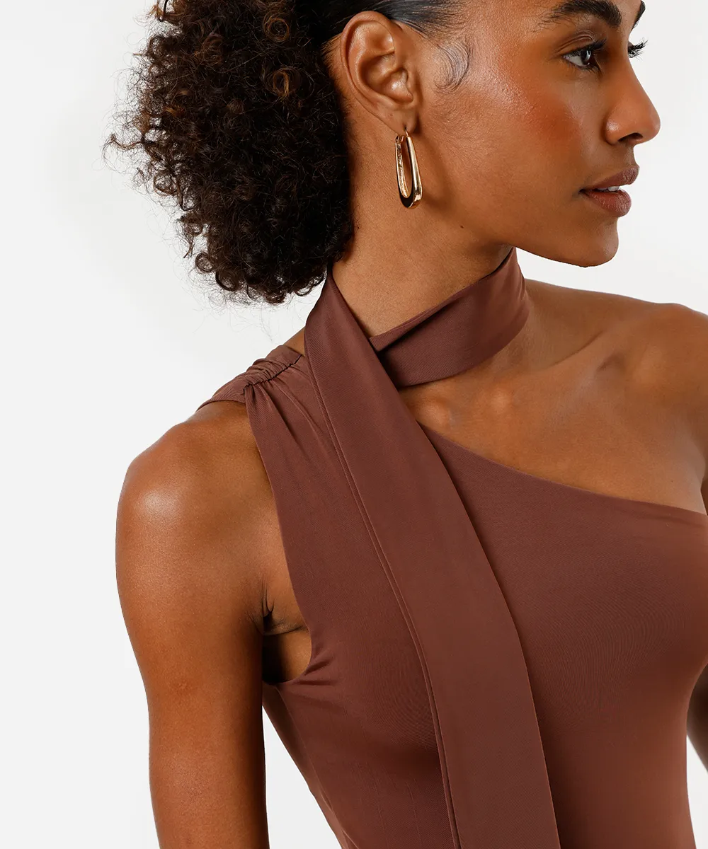 body ombro único feminino com amarração marrom — foto 5