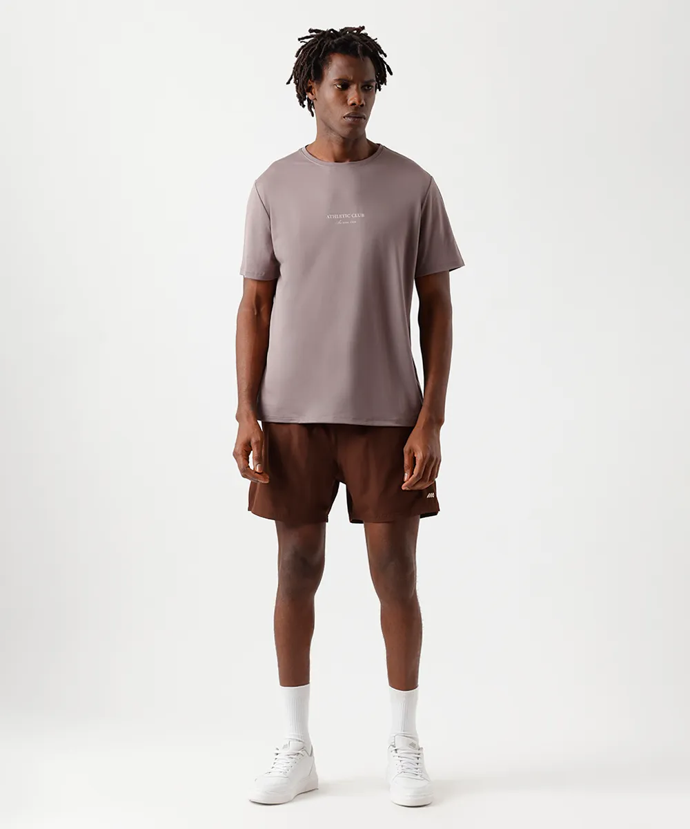 camiseta masculina estampada marrom — foto 3