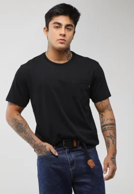 Camiseta Masculina Colcci Bolsinho Preta — foto 5