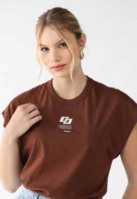 Camiseta Colcci Reta Logo Marrom — foto 7