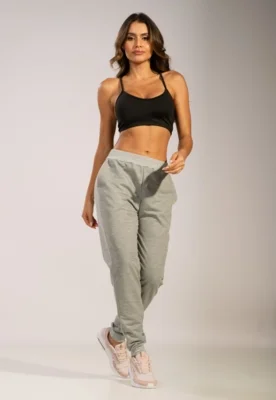 Calça Moletinho Jogger Com Elástico e Bolsos Cinza — foto 4