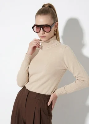 Blusa de Tricot Bege Gola Alta Manga Longa Justa Sob — foto 8