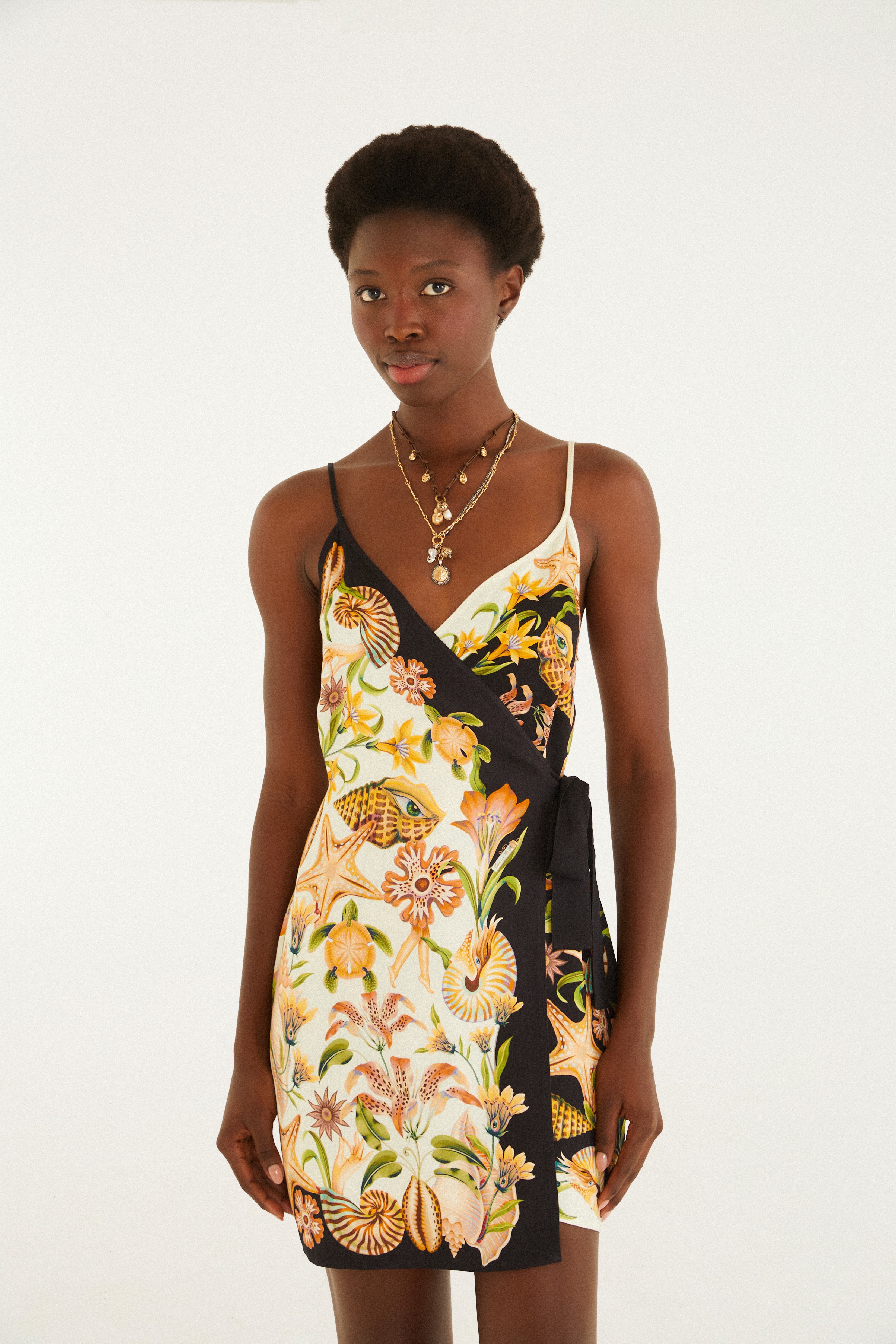 Vestido Curto Estampado Concha Surreal — foto 2