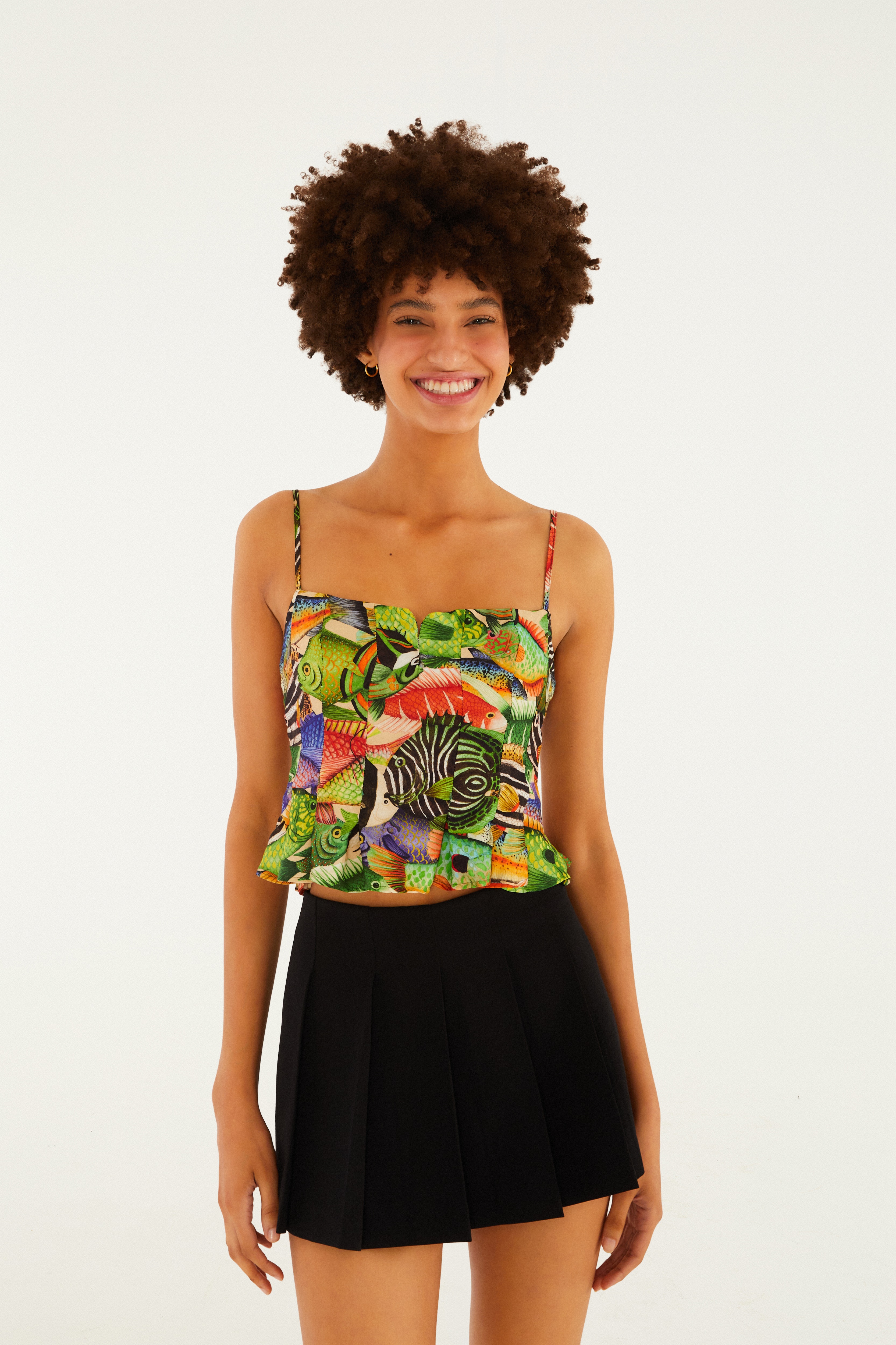 Blusa Pregas Estampada Peixe De Cor — foto 2