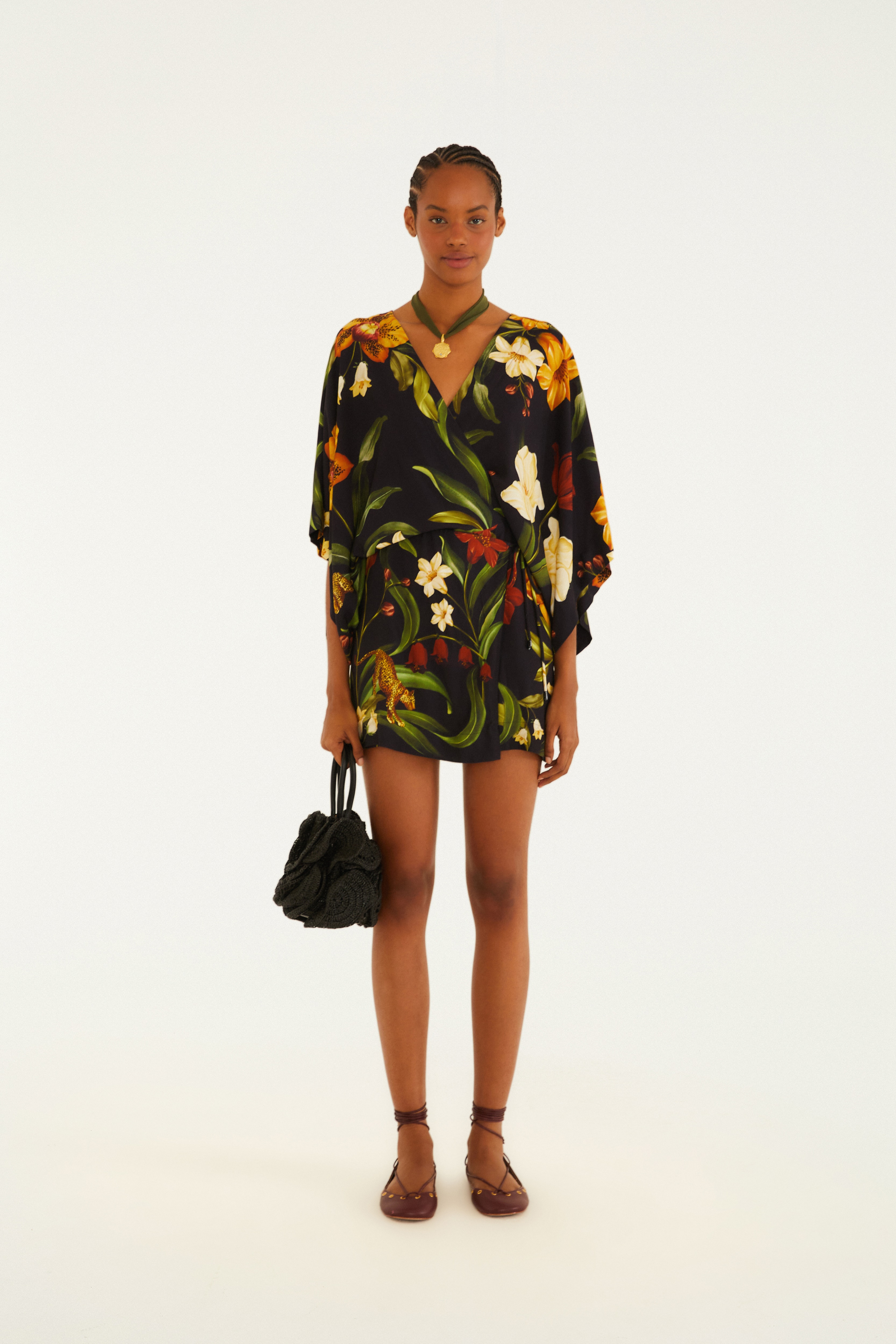 Vestido Curto Estampado Selva De Flor