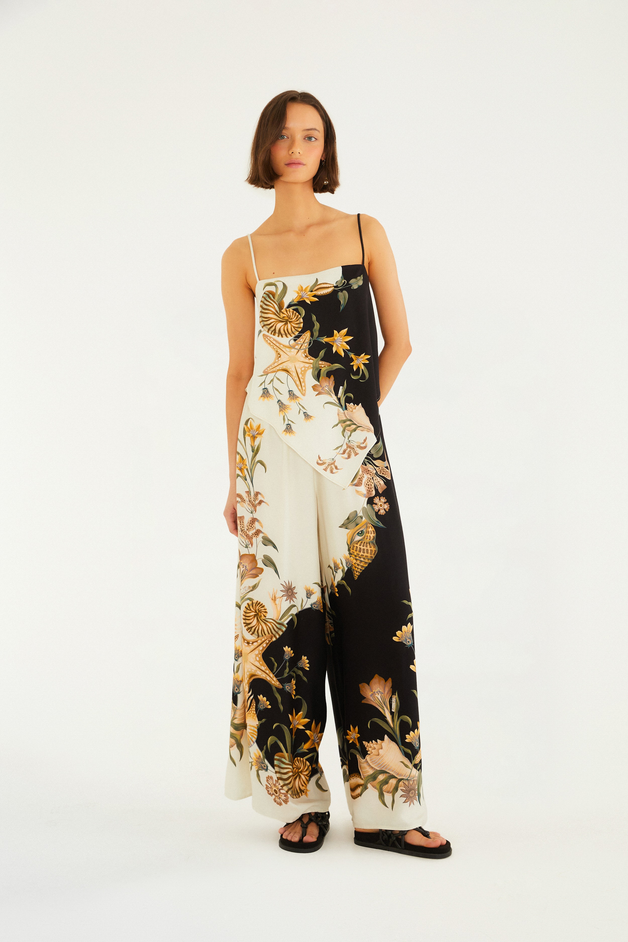 Calça Pantalona Estampada Concha Surreal — foto 2