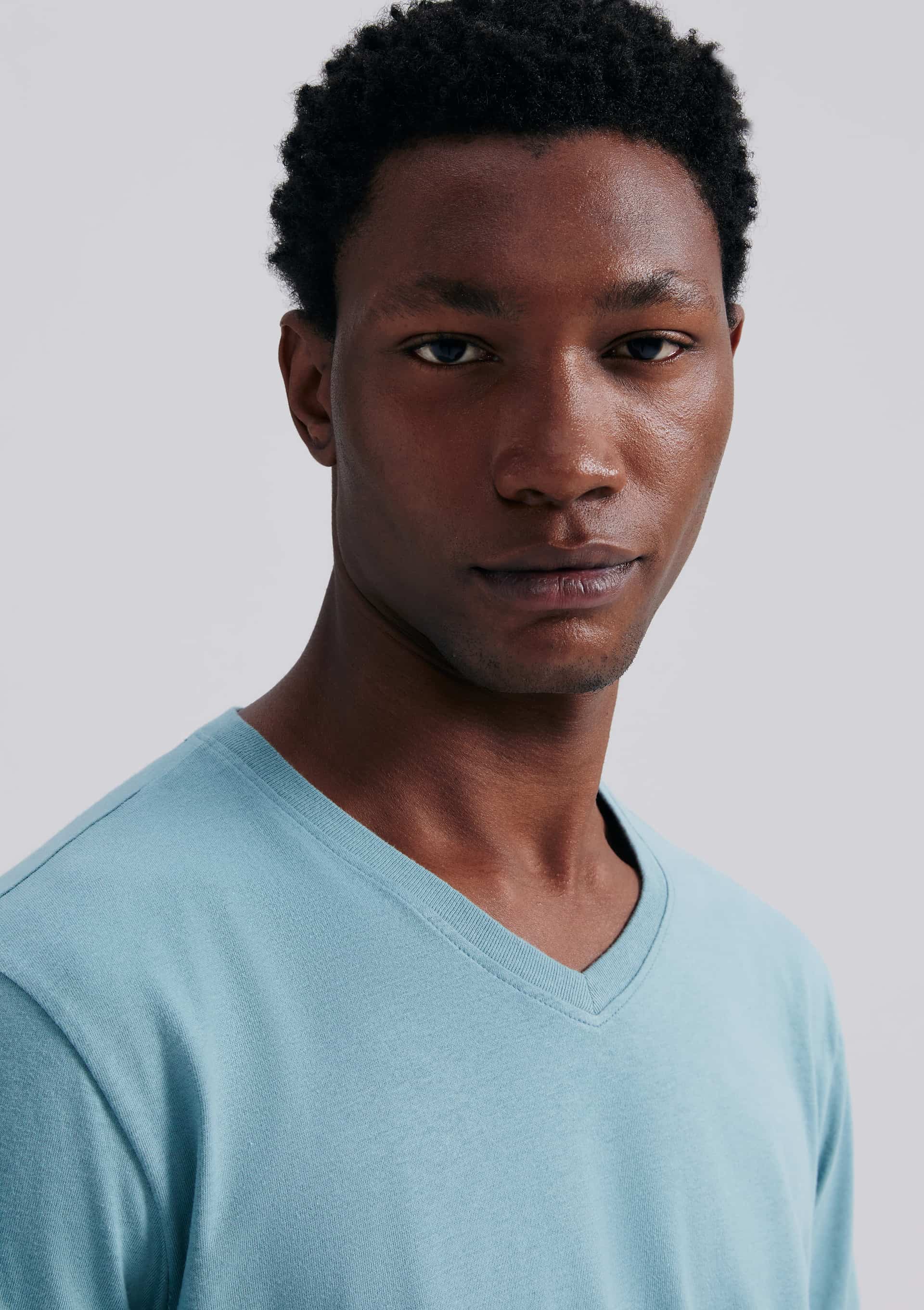 Camiseta Básica Masculina Manga Curta Gola V World - Azul — foto 2