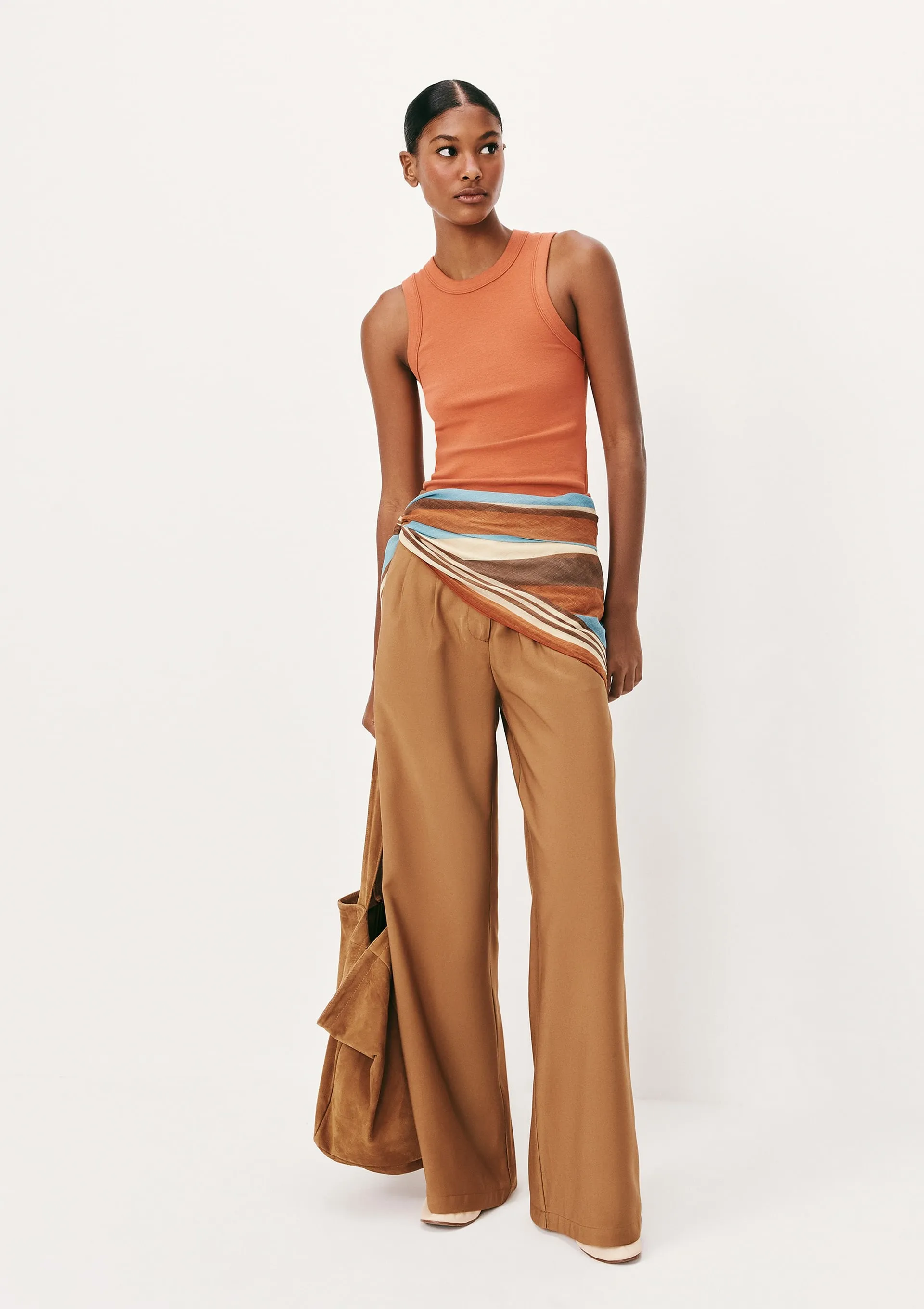 Regata Básica Feminina Slim Neck - Vermelho — foto 4