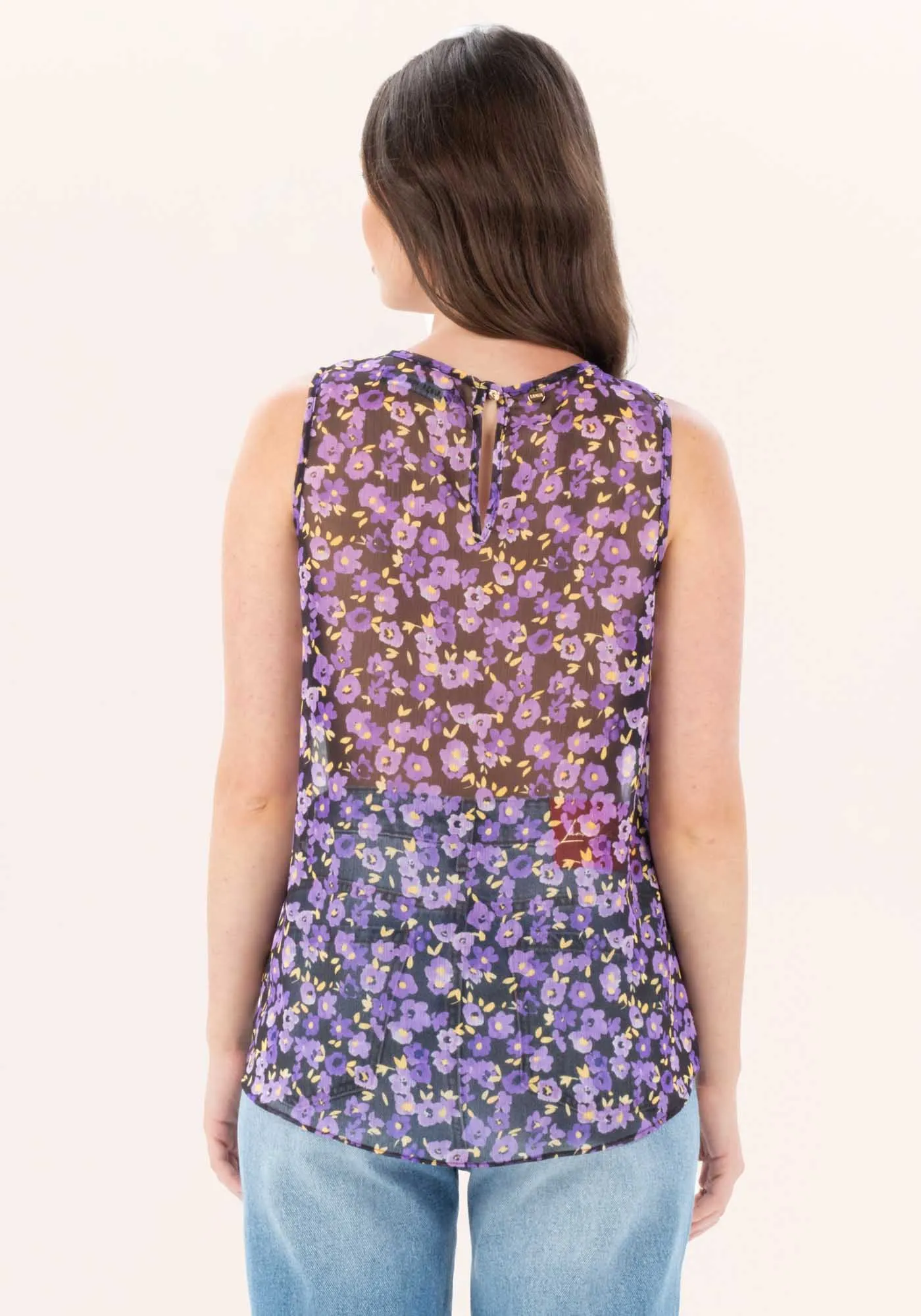 Blusa Solta Sem Mangas Alongada — foto 3