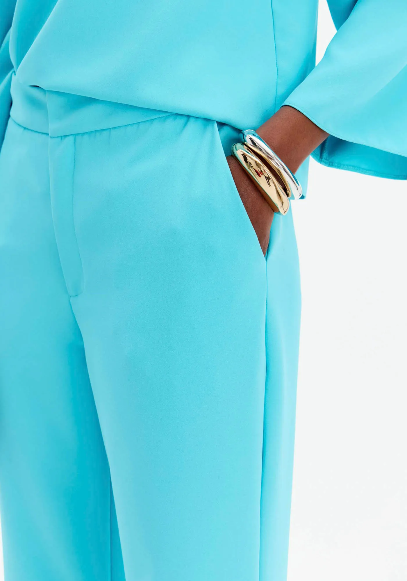 Calça Flare Com Bolso E Cintura Alta — foto 2