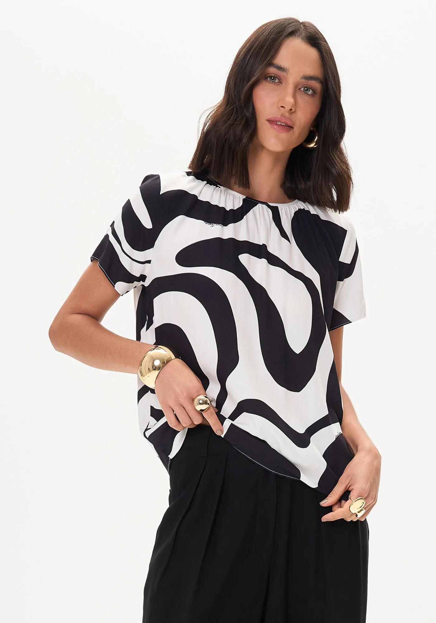Blusa Manga Curta Estampada Descolada — foto 3