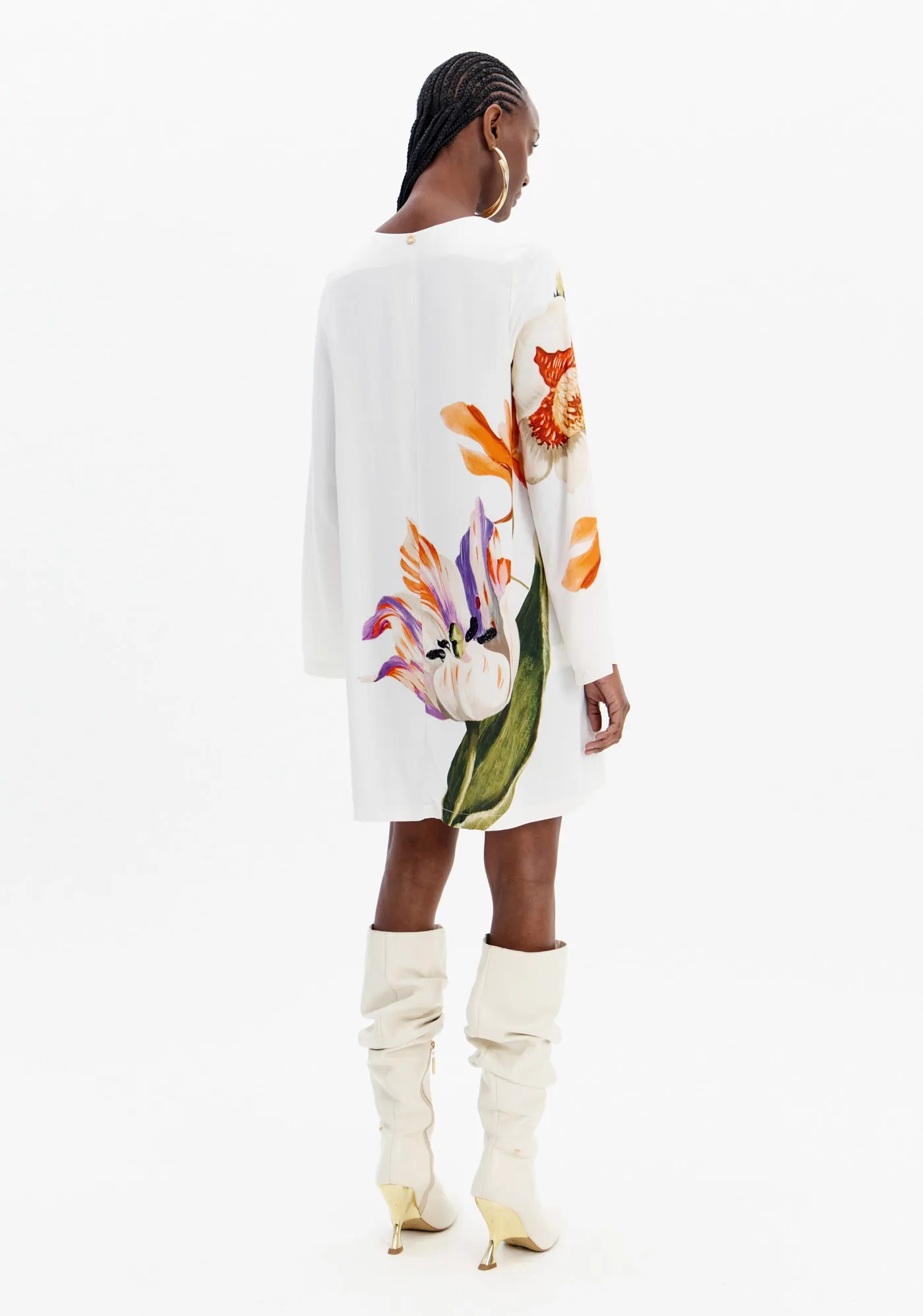 Vestido Curto Evasê Estampado Com Amarração — foto 3