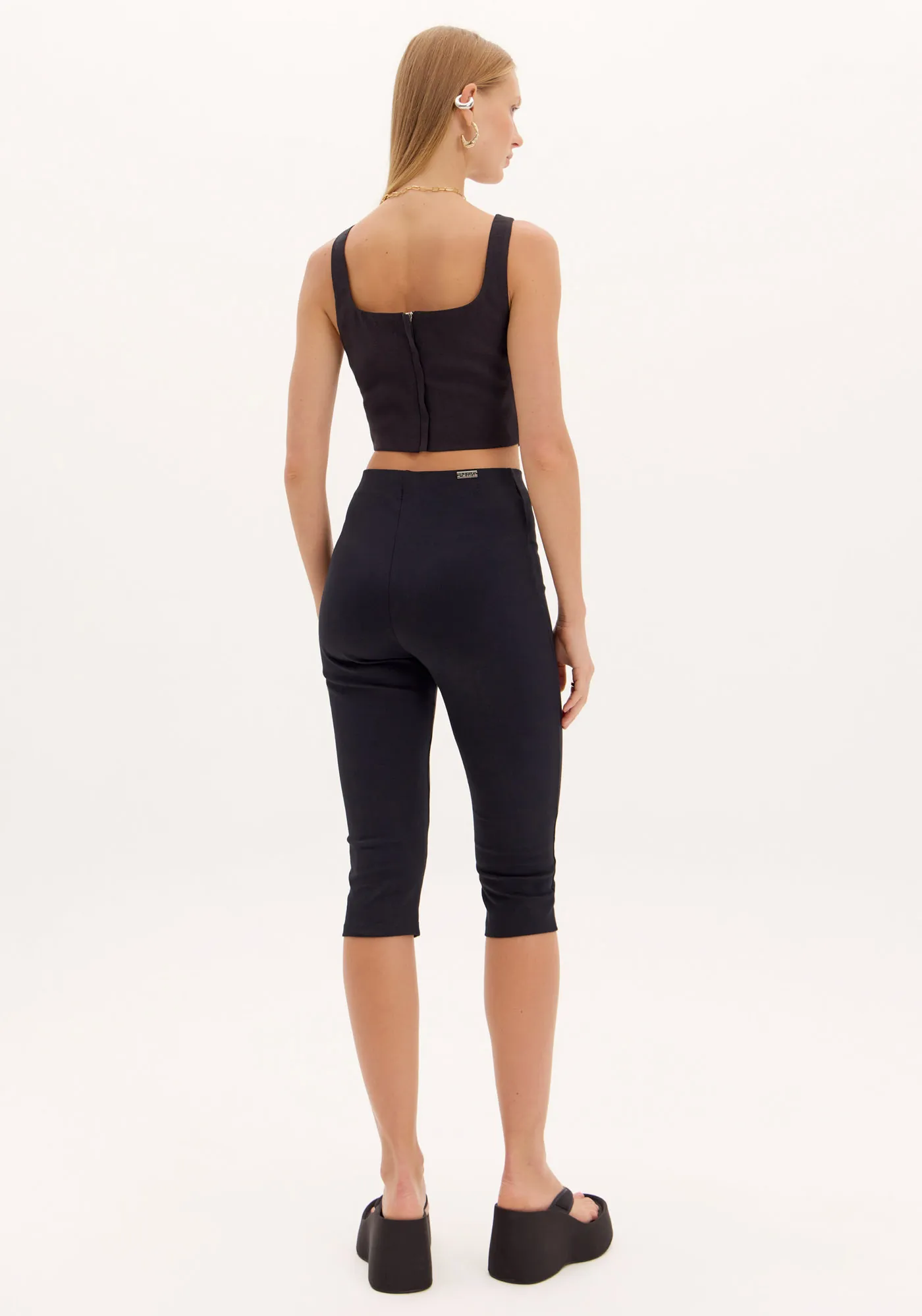 Calça Capri Com Fivelas — foto 3