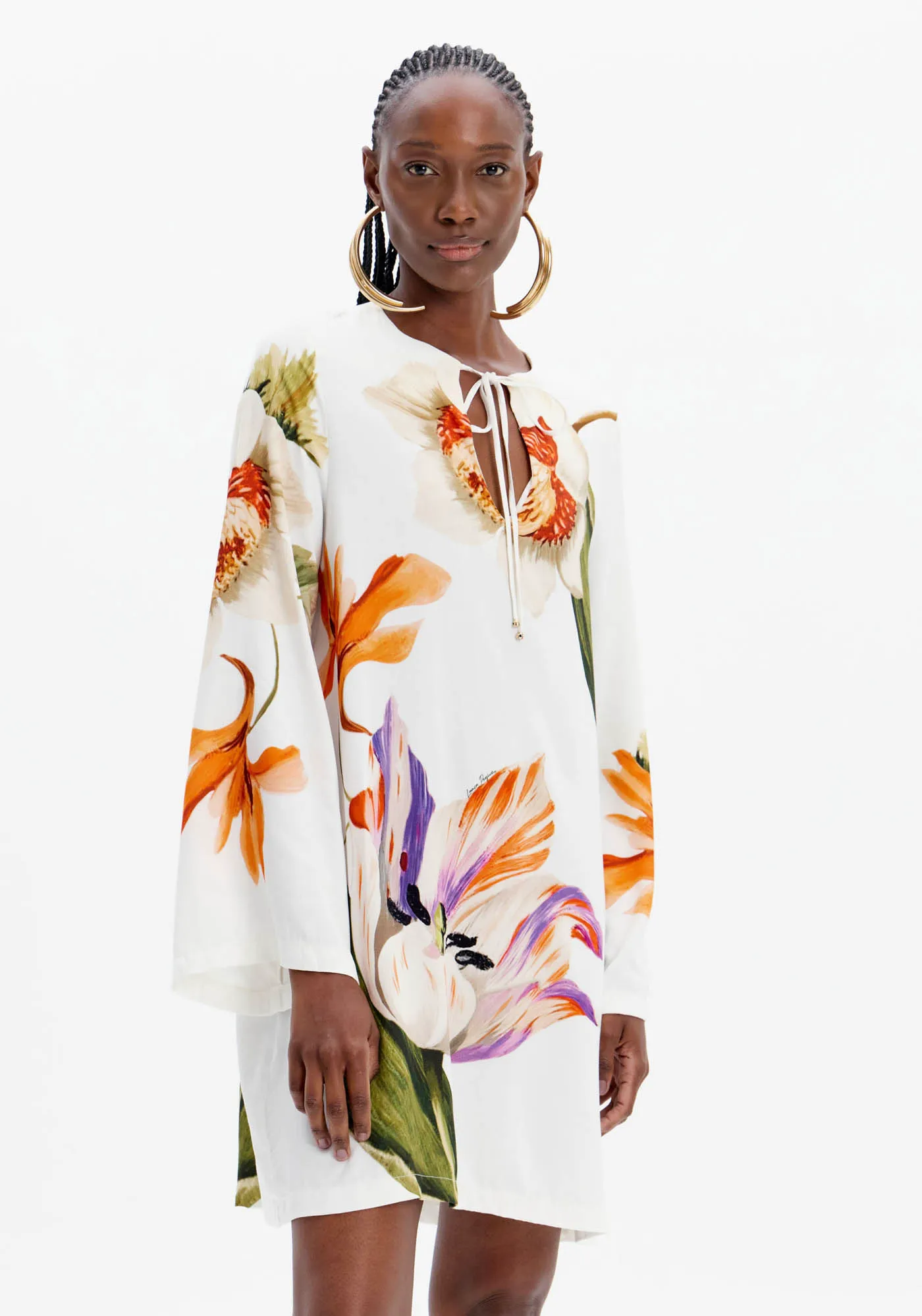 Vestido Curto Evasê Estampado Com Amarração — foto 2