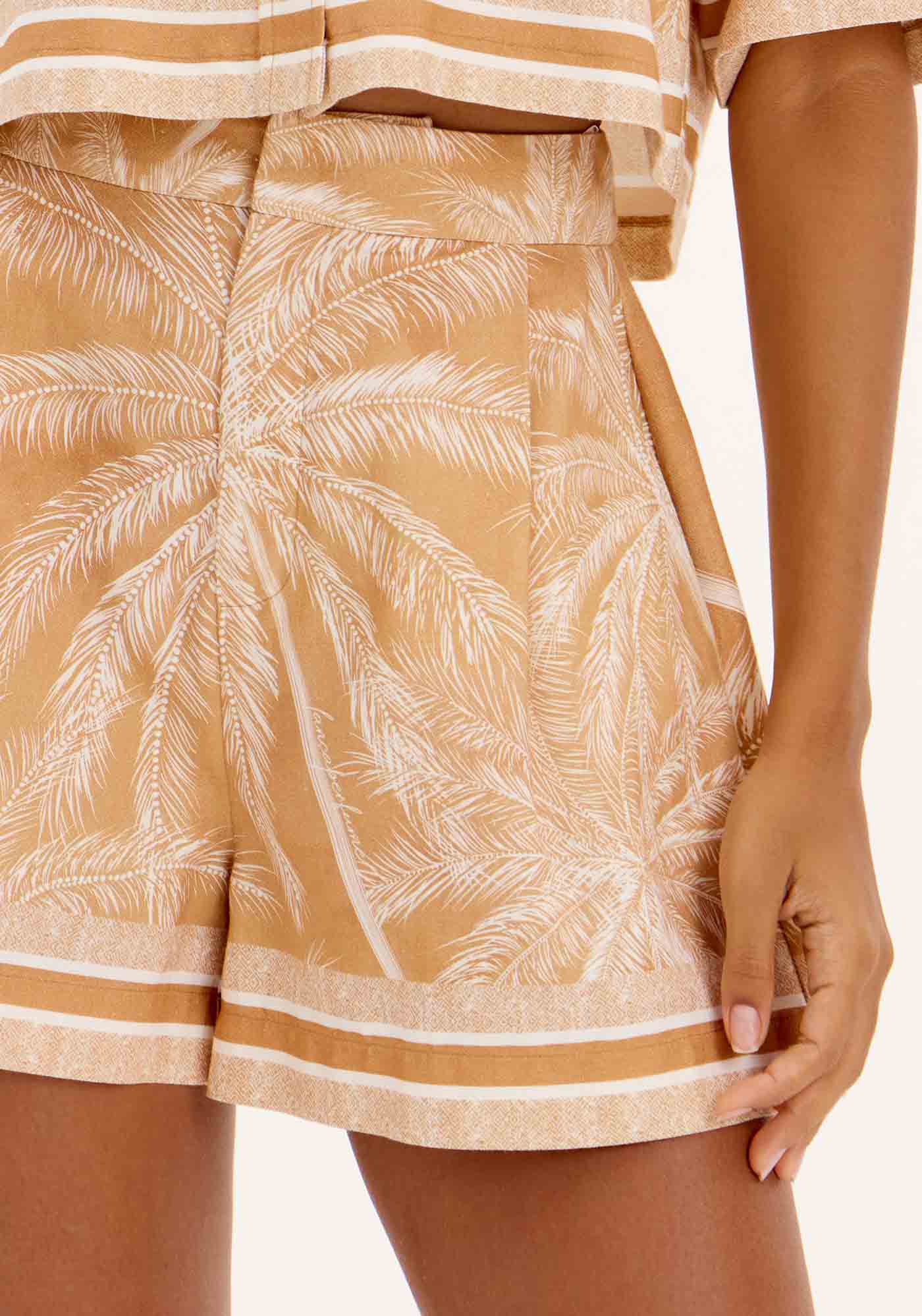 Short Curto De Alfaiataria Estampado Com Bolsos — foto 2