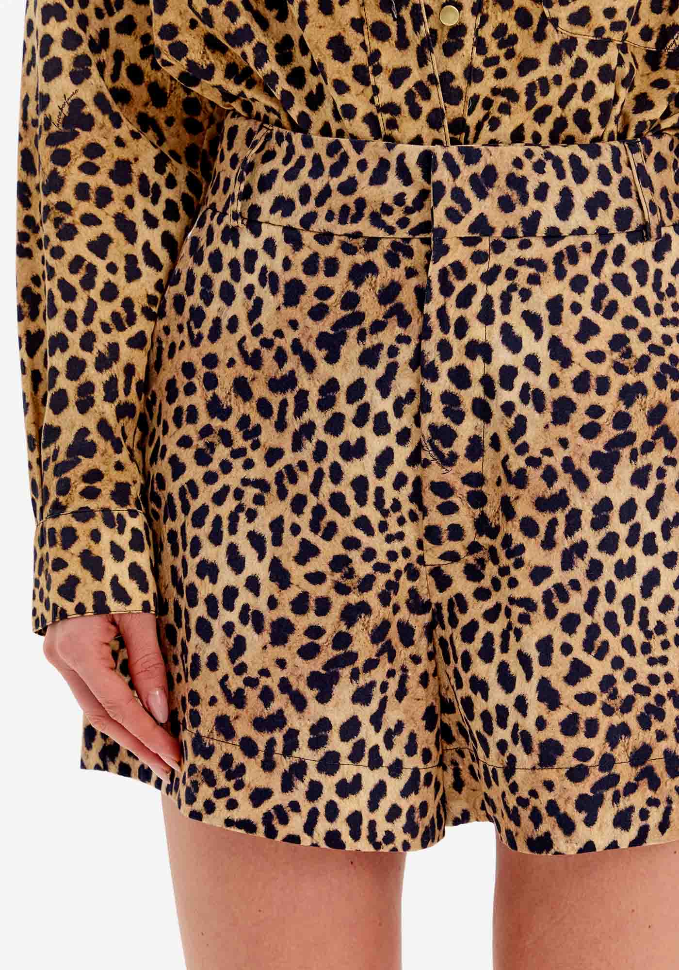 Short Curto Animal Print — foto 2