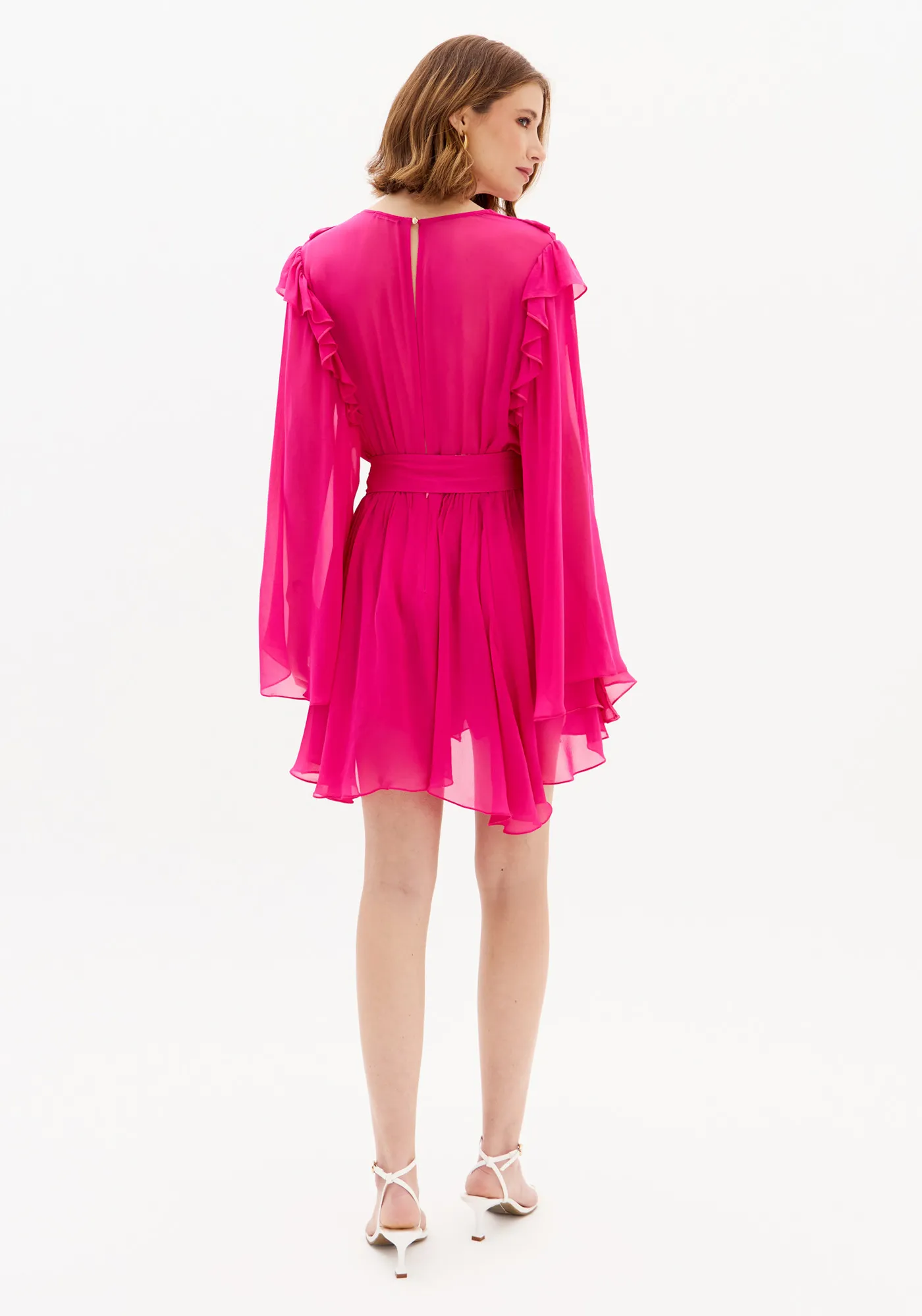 Vestido Curto Babados Mangas Amplas — foto 3