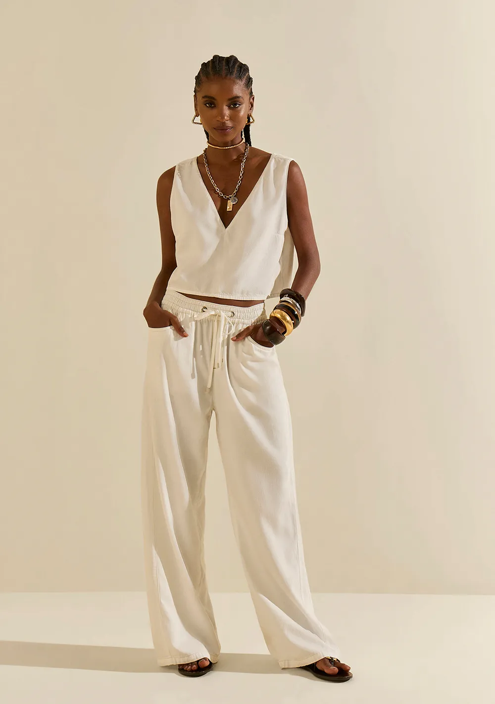 Top Morena Rosa Decote V Alça Larga Off White